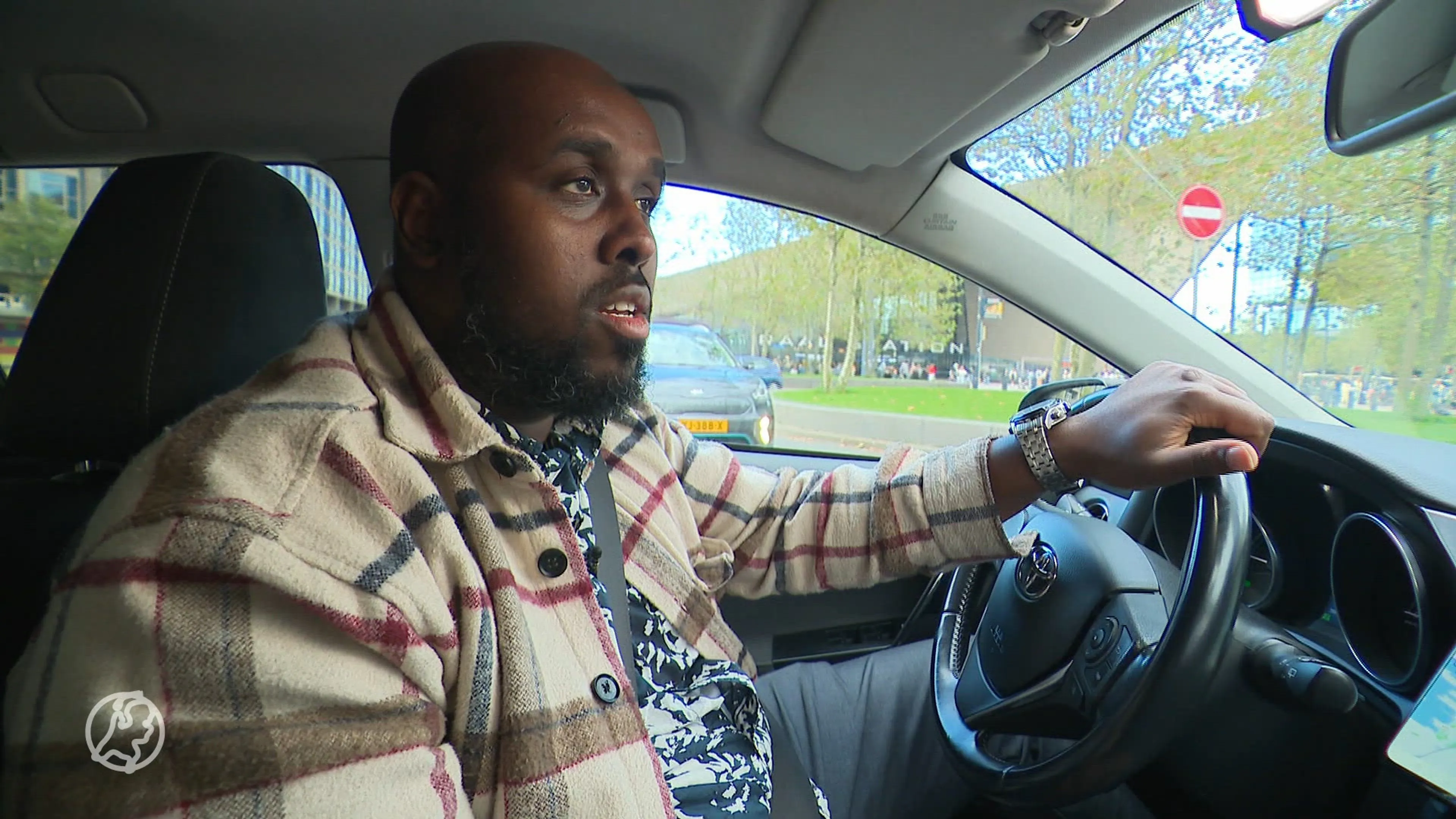 Uberchauffeurs trekken aan bel voor 'levensgevaarlijk oproepsysteem': 'Kan zo niet'