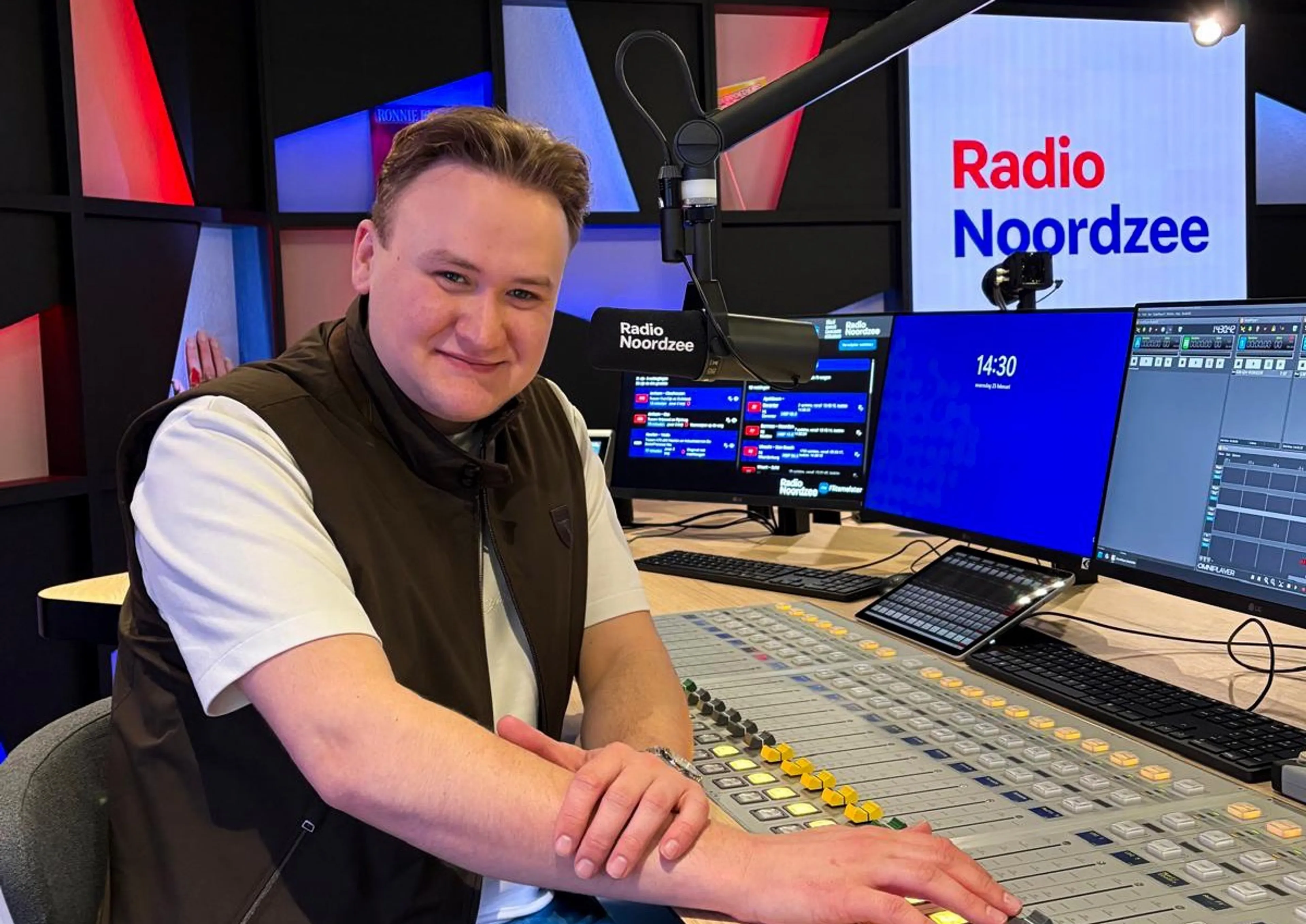 Jesse Prins presenteerde 'De Radio Noordzee Lunch met...'