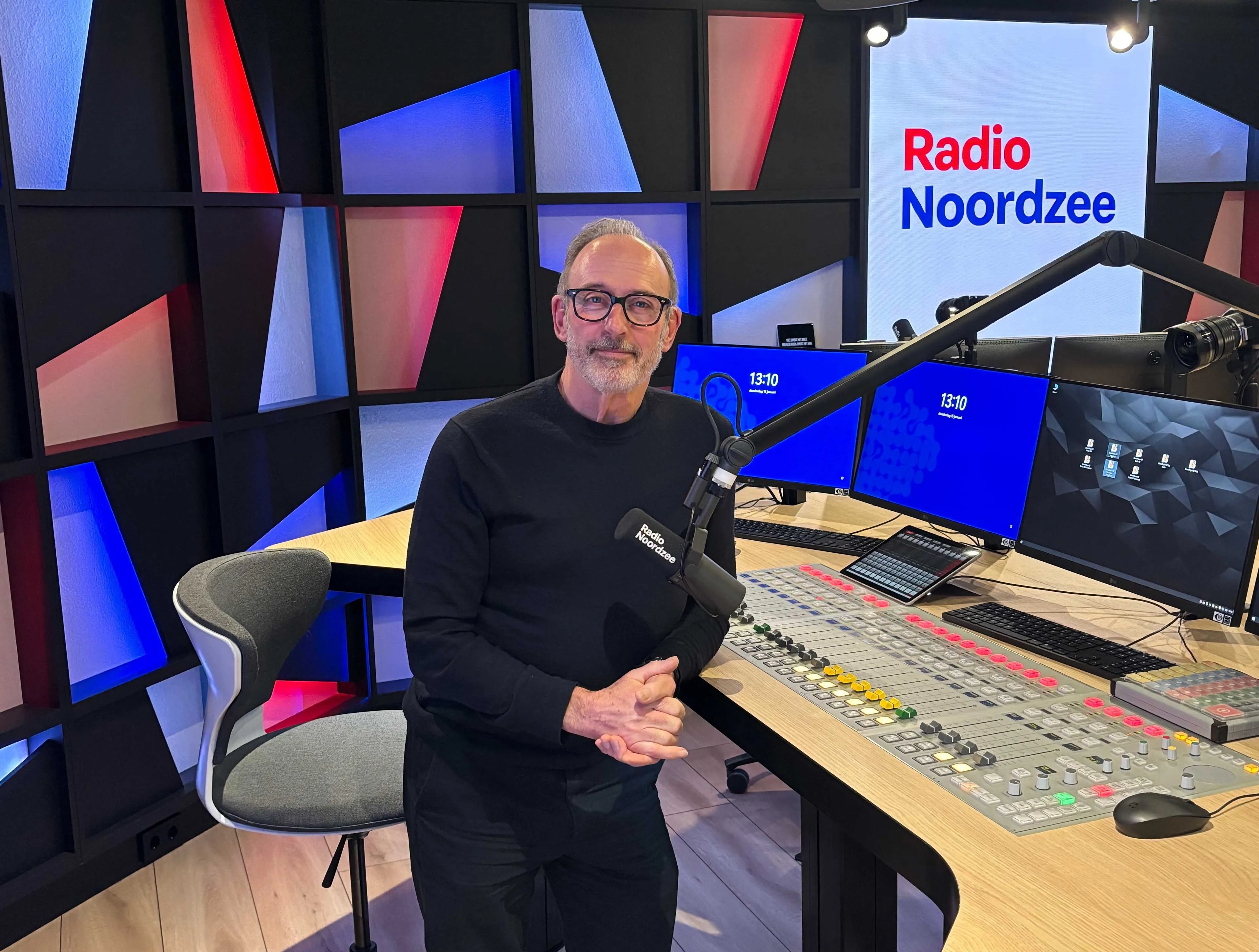 Nol Havens presenteerde 'De Radio Noordzee Lunch met...'