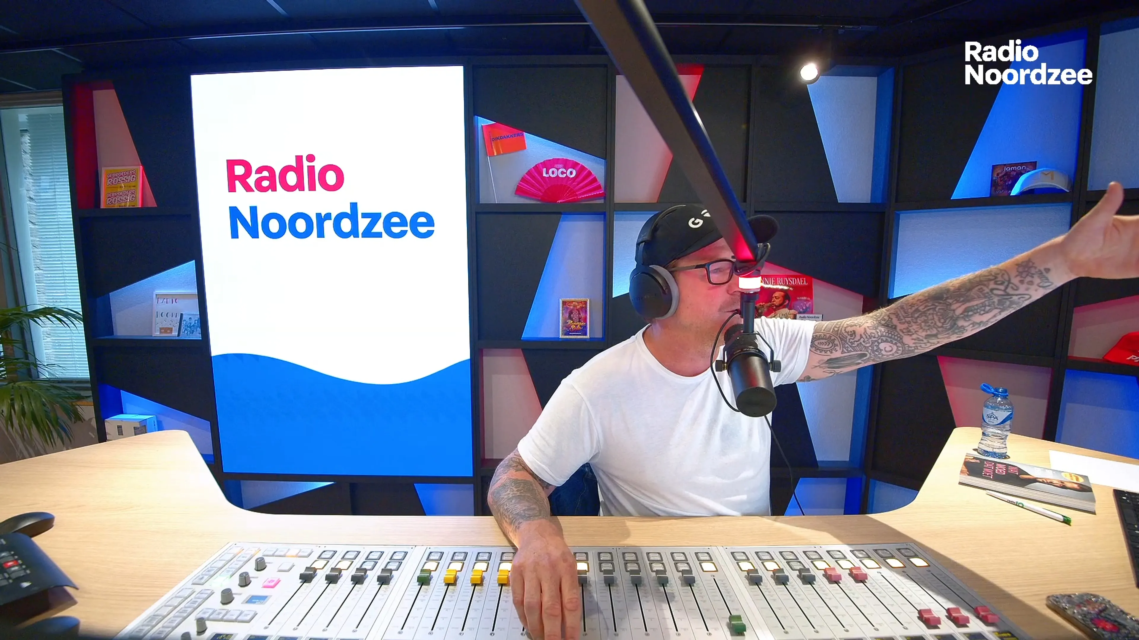 Johnny de Mol over de muziek van opa Willy Alberti: "Ik ben er natuurlijk mee opgegroeid"