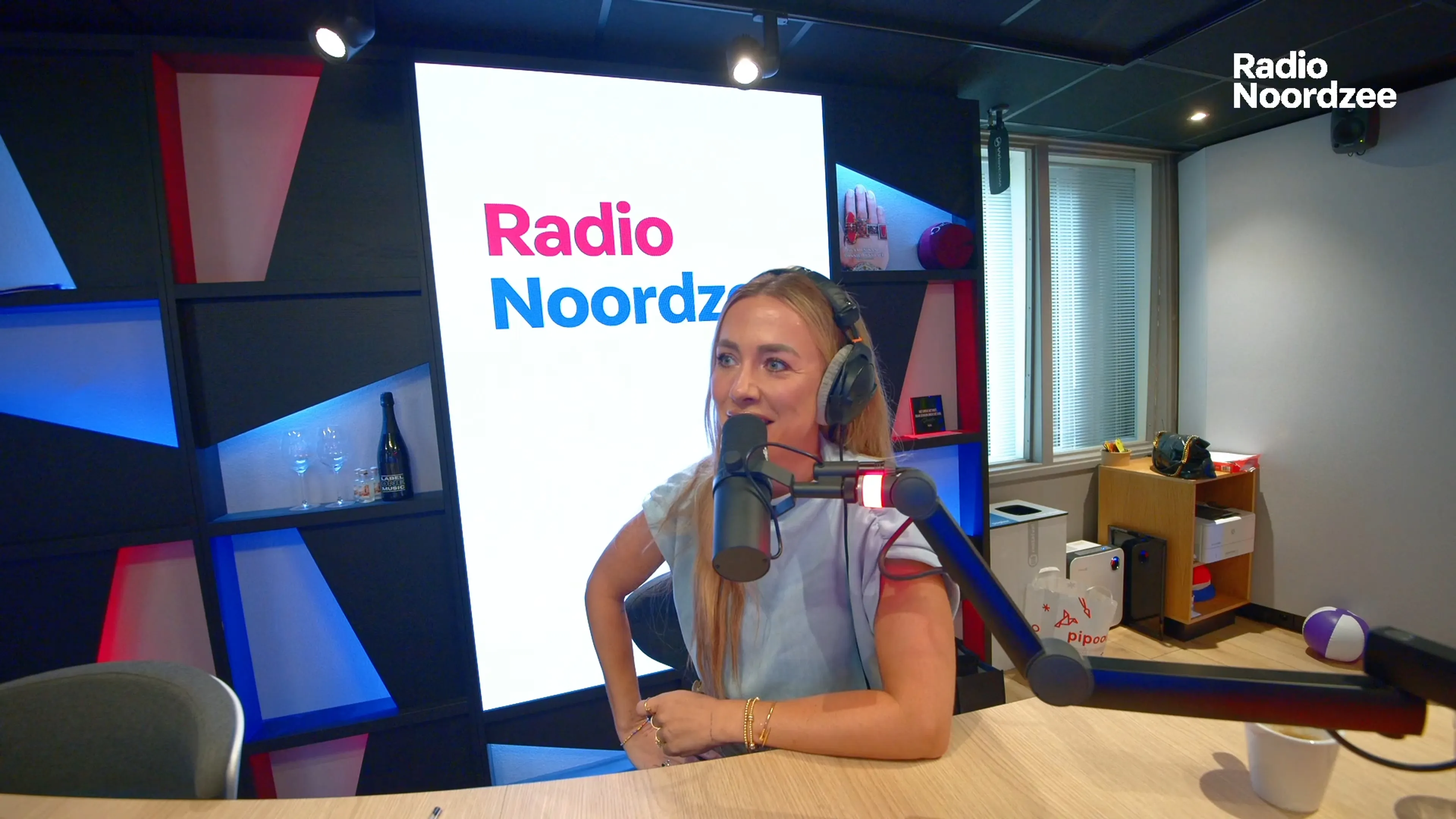 Kimberly Fransens werkt aan nieuwe muziek: “Het wordt vrolijk en dansbaar”