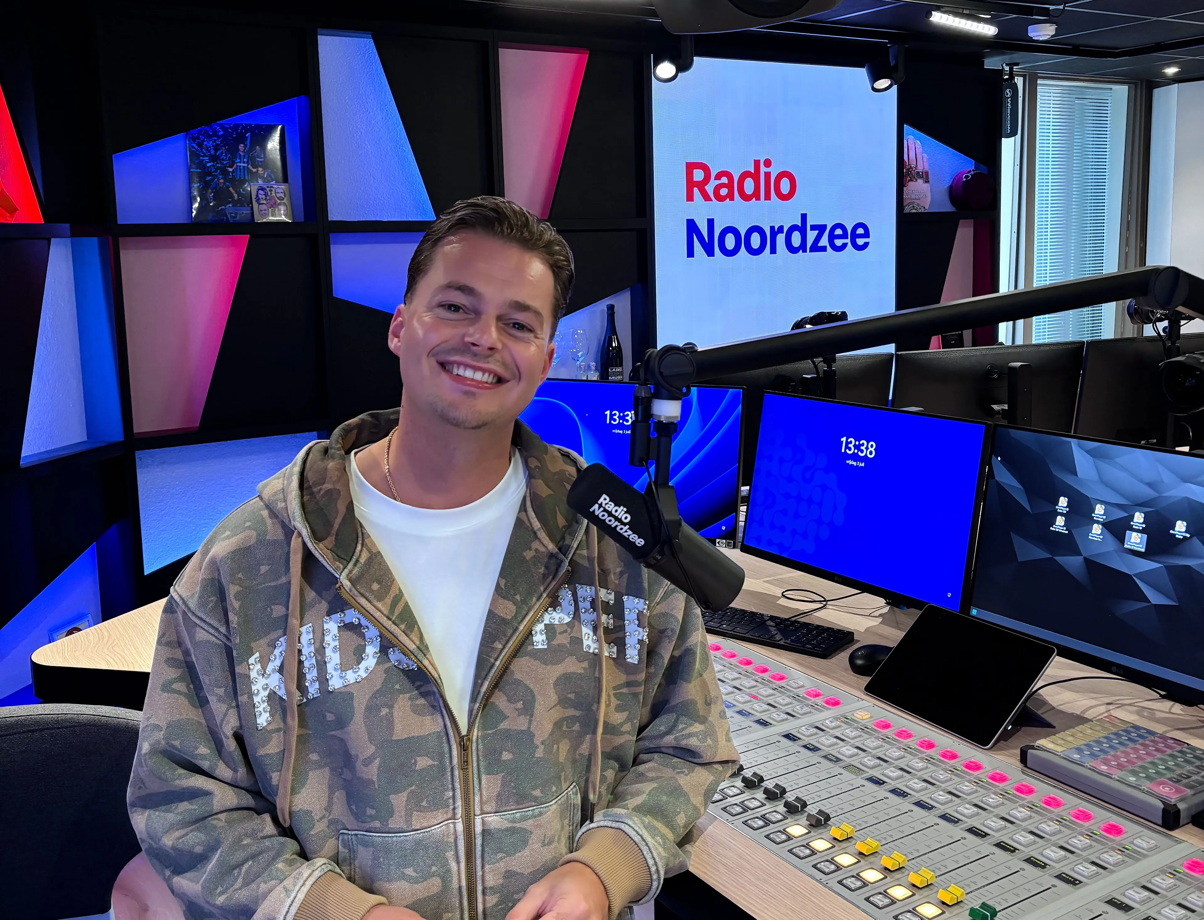 Robert van Hemert presenteert deze week 'De Radio Noordzee Lunch met...'