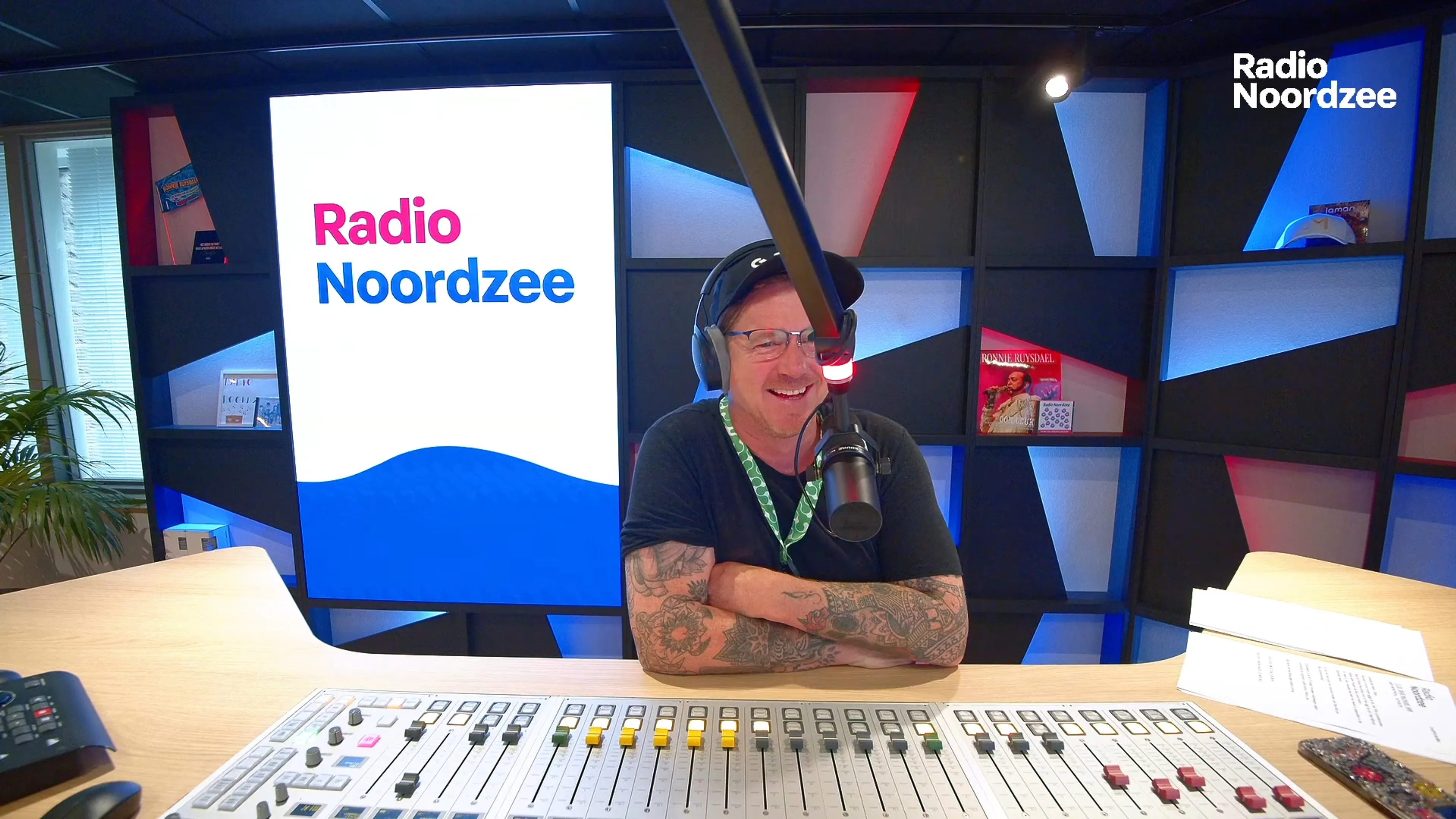 Johnny & Estelle bellen met Bas Nijhuis: dit viel hem deze week het meest op