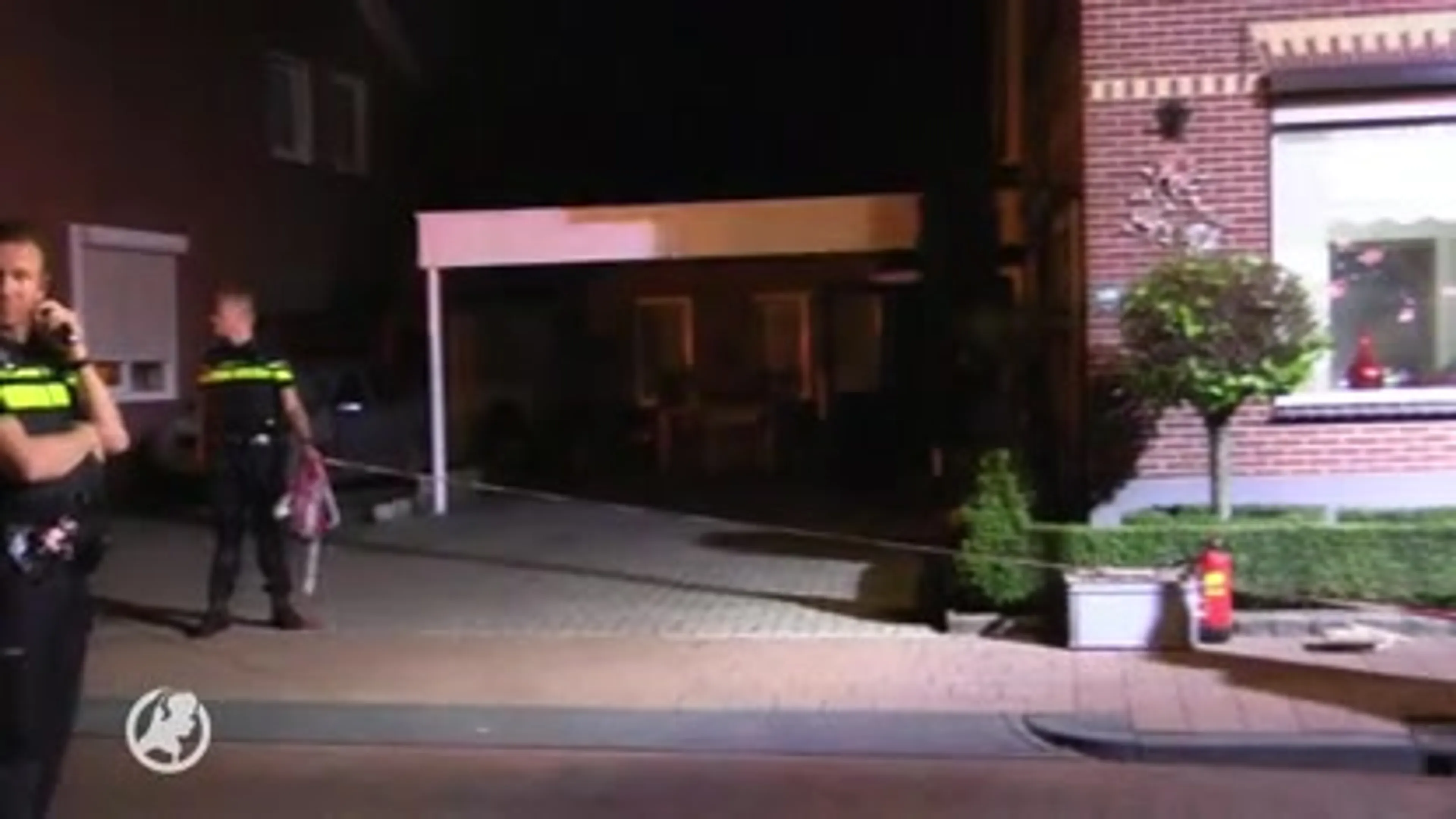 Bestelbus rijdt woning Enter binnen, bestuurder raakt gewond