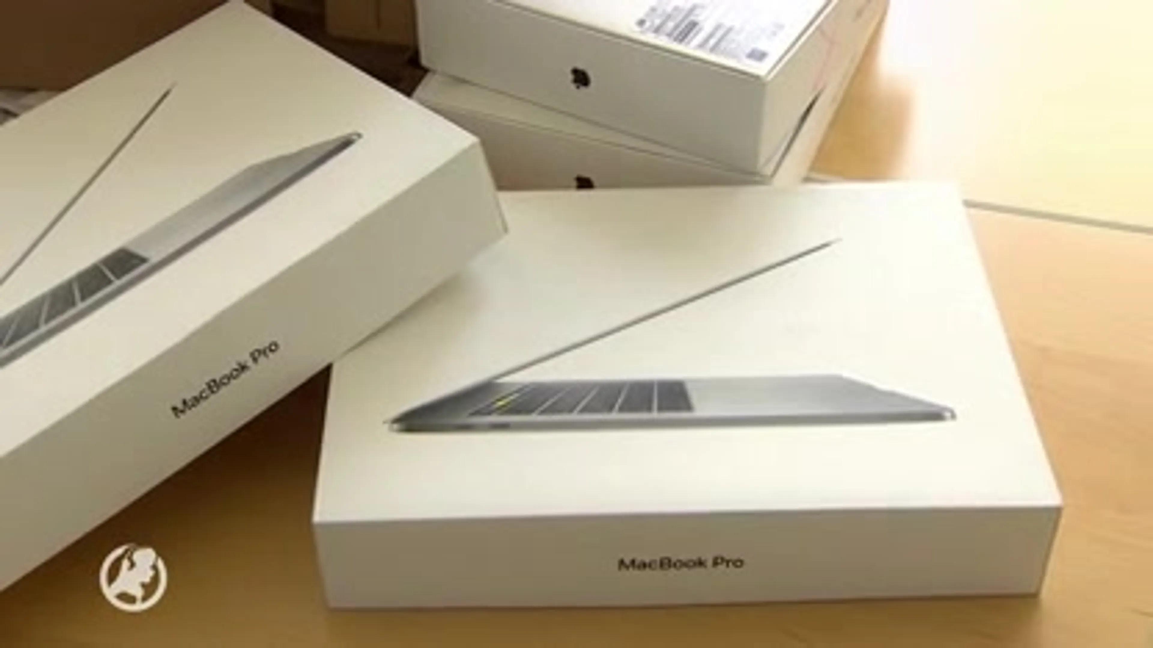 Tientallen laptops gestolen voor kinderen uit minimagezinnen