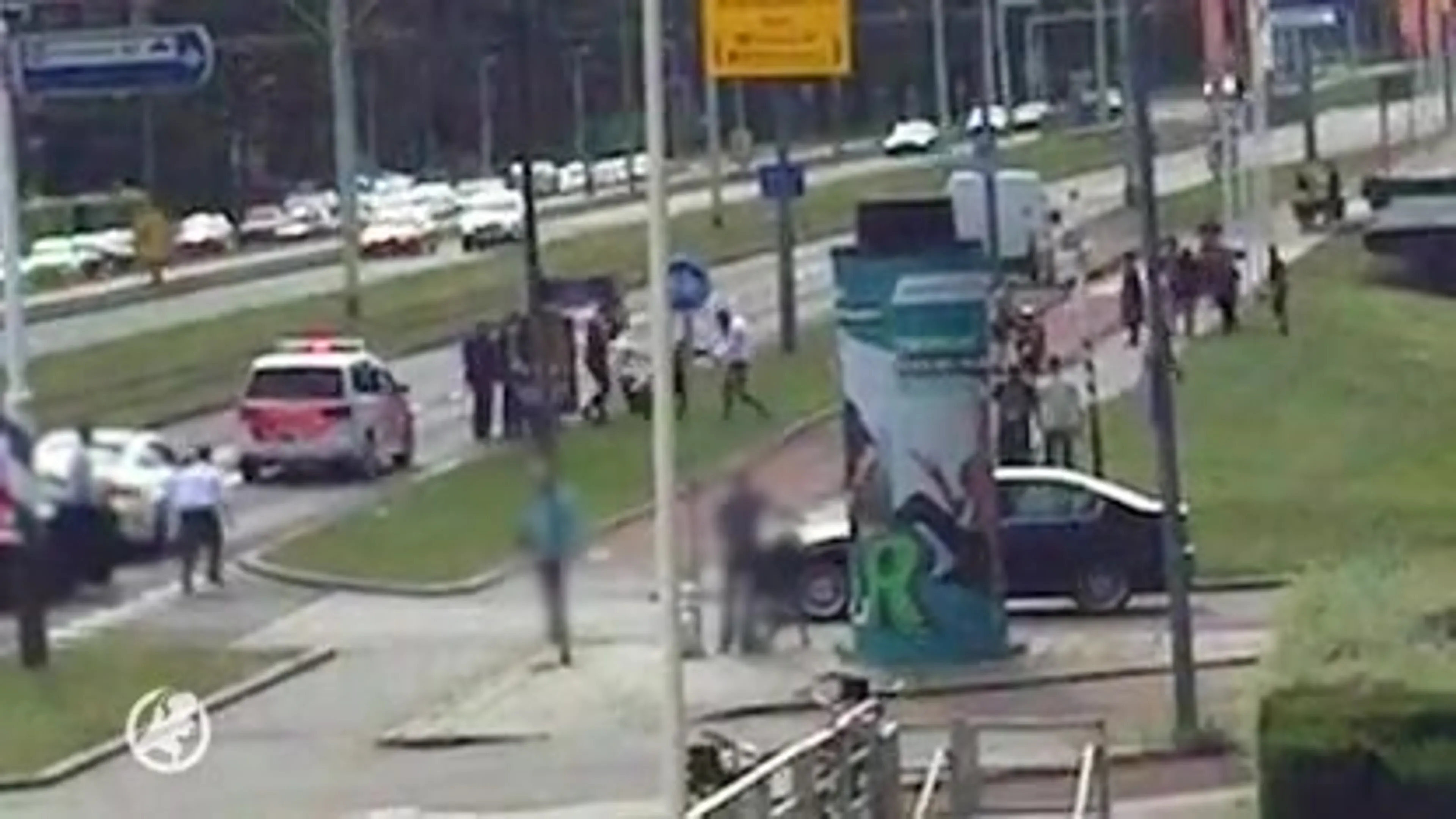 Man die agent neersloeg bij trouwstoet Rotterdam blijft langer vast