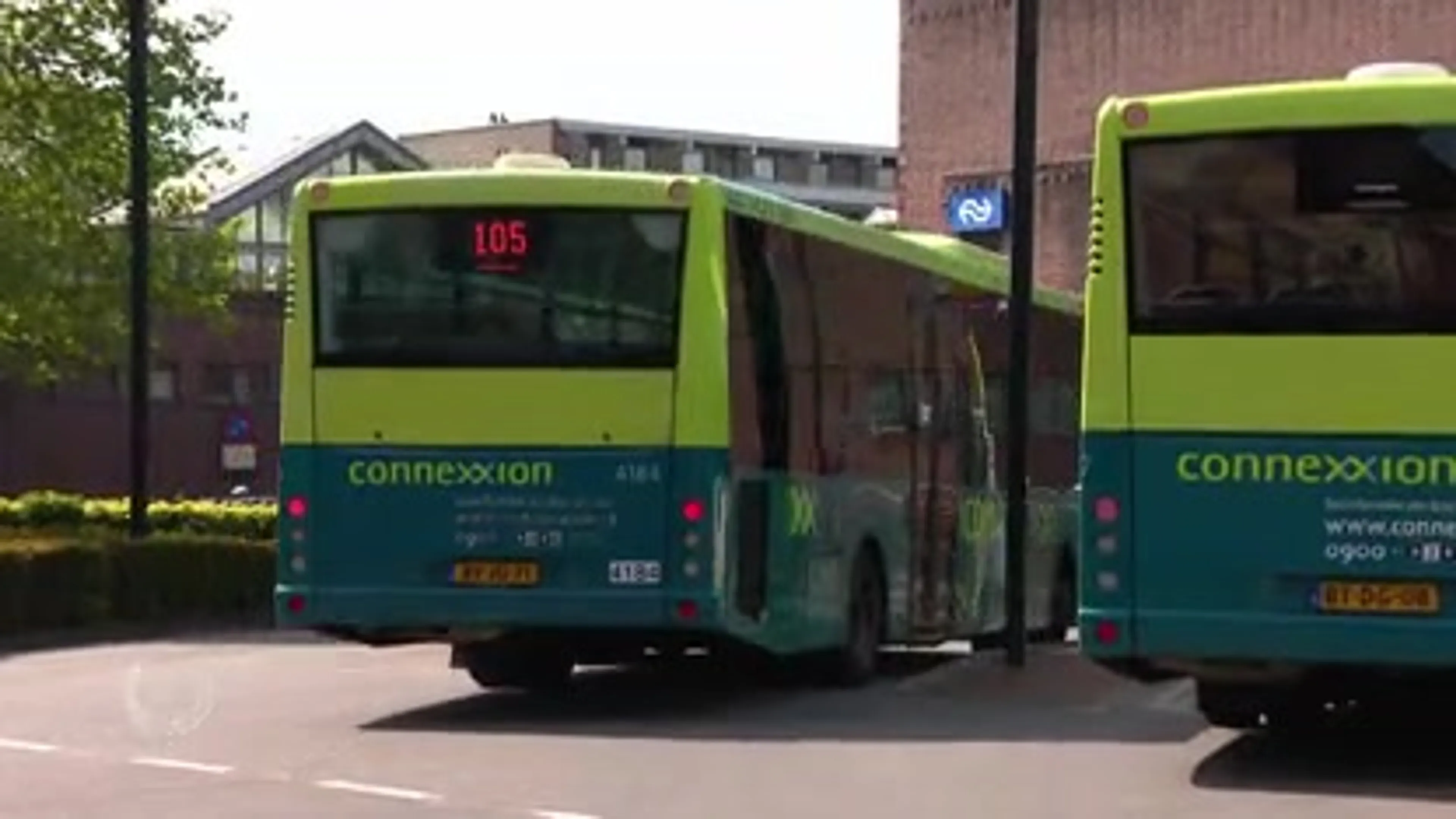 Asociaal rijgedrag buschauffeurs zorgen voor trauma bij hulphond Wolf