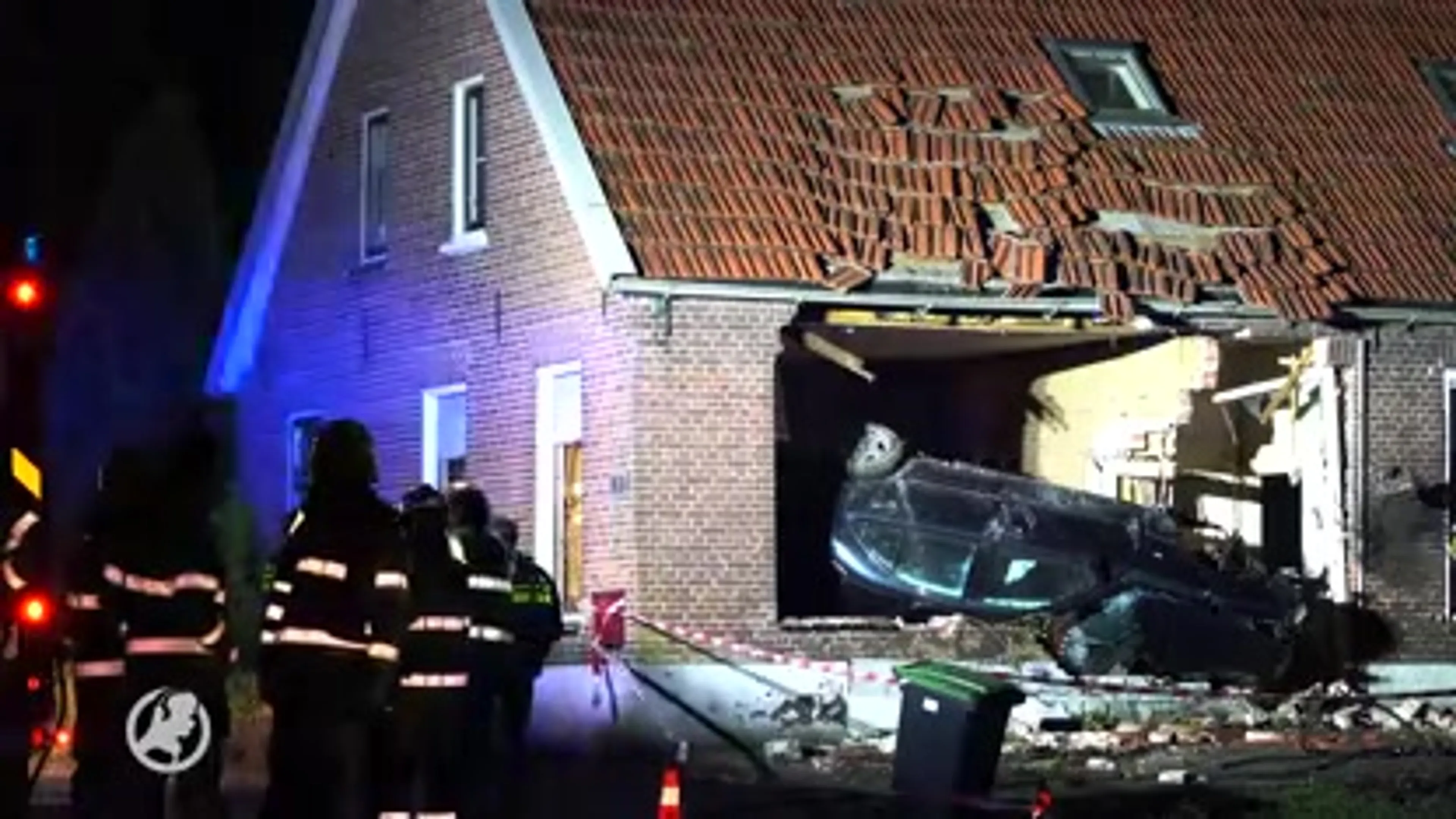 Auto doorboort woning in Bergentheim na 'politieachtervolging'