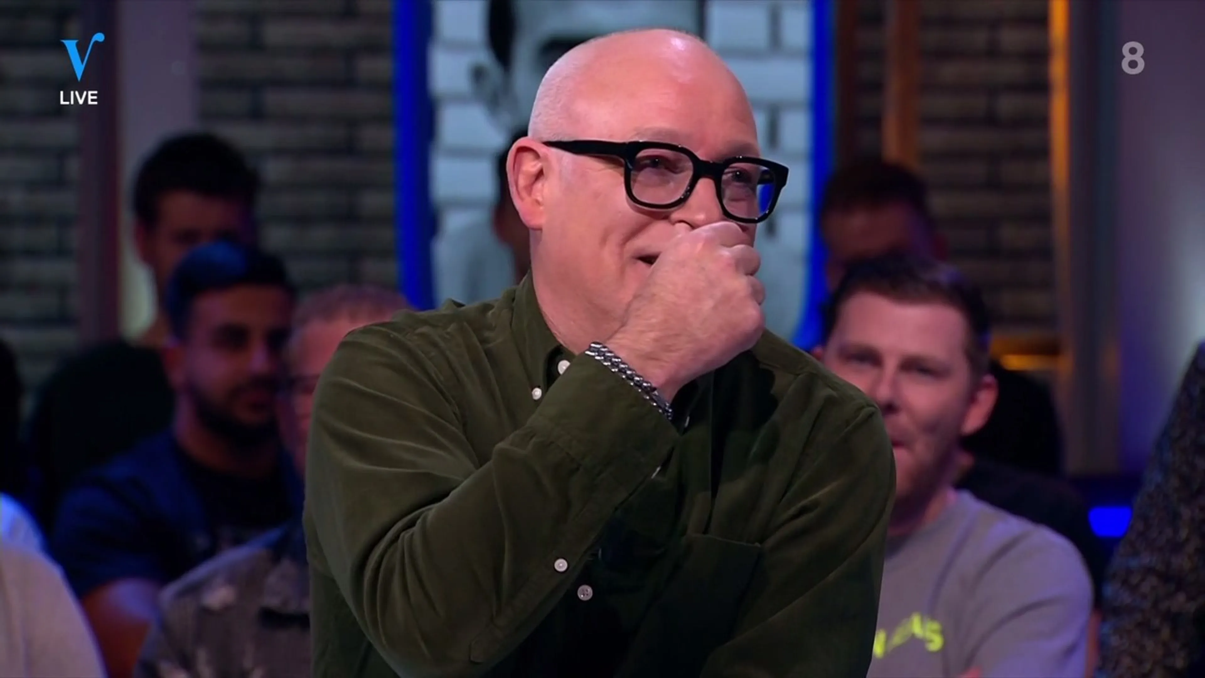 René wil uitzending starten met klein zwart snorretje na sieg heil-incident