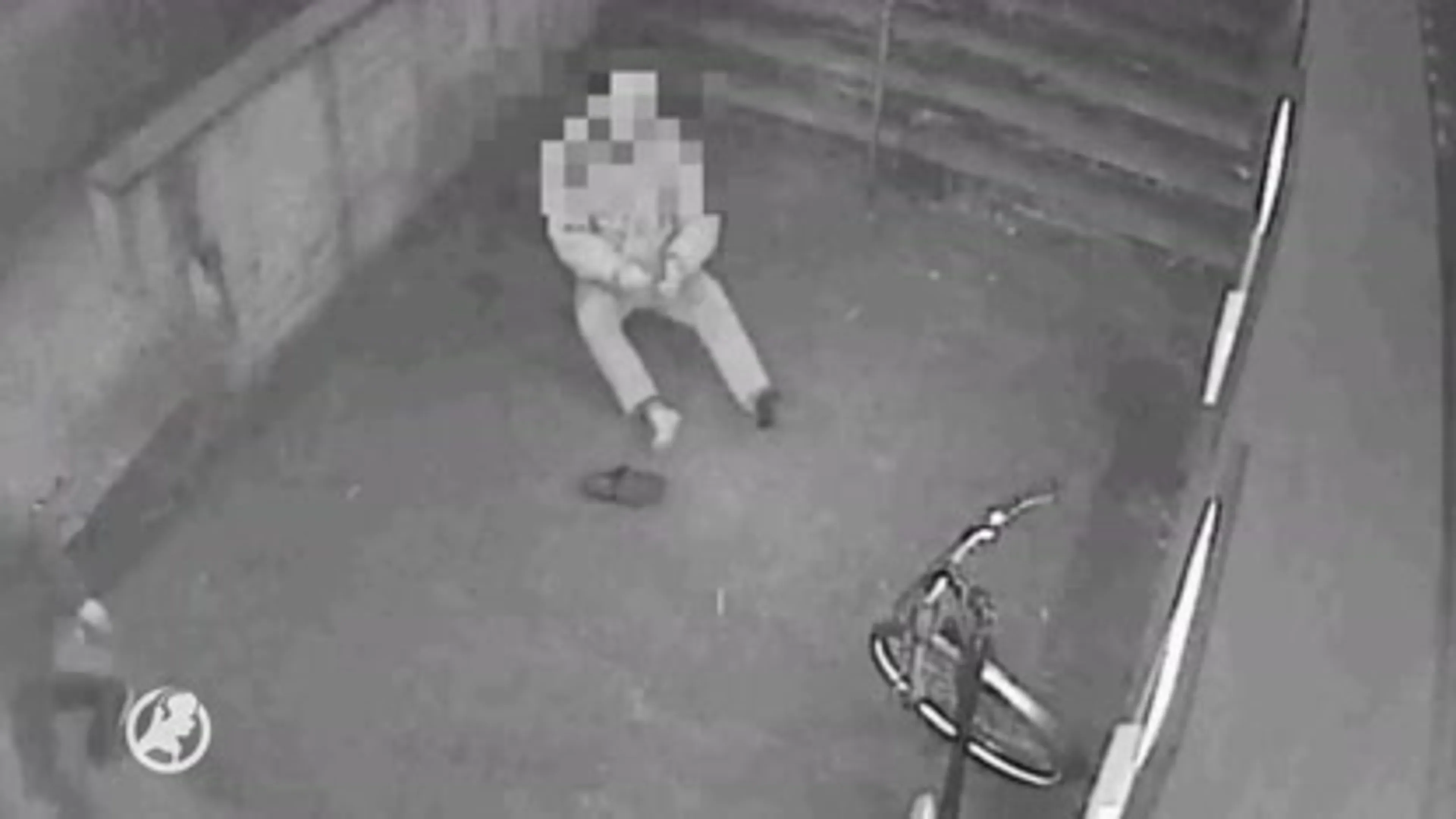 Opa mishandeld en beroofd bij pinautomaat Bakel
