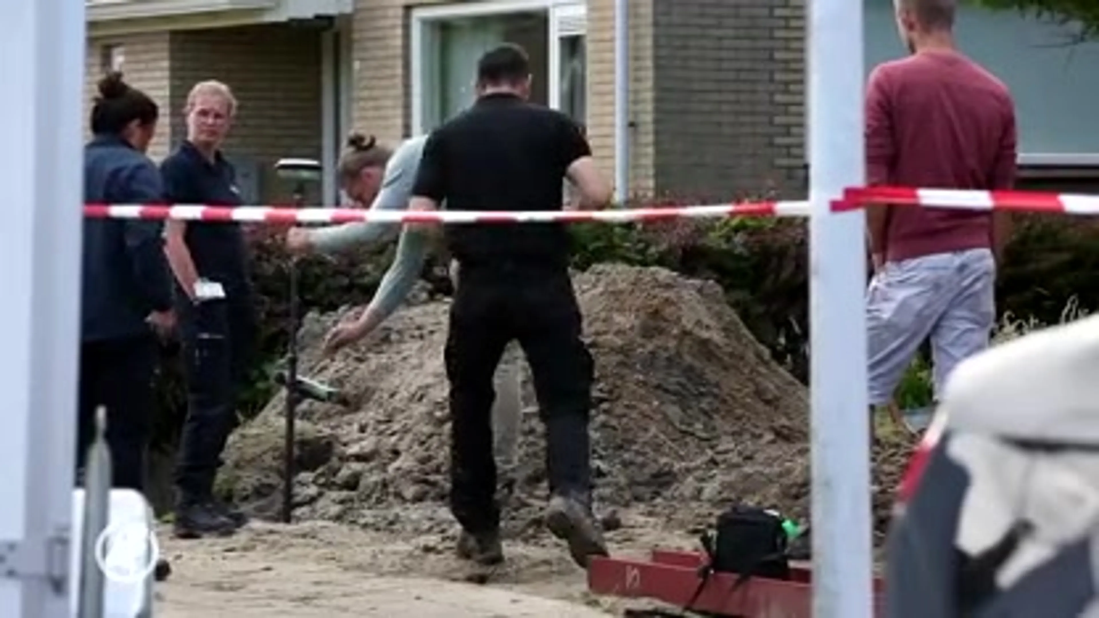 Vermoedelijk menselijke botresten gevonden onder Friese oprit tijdens werkzaamheden