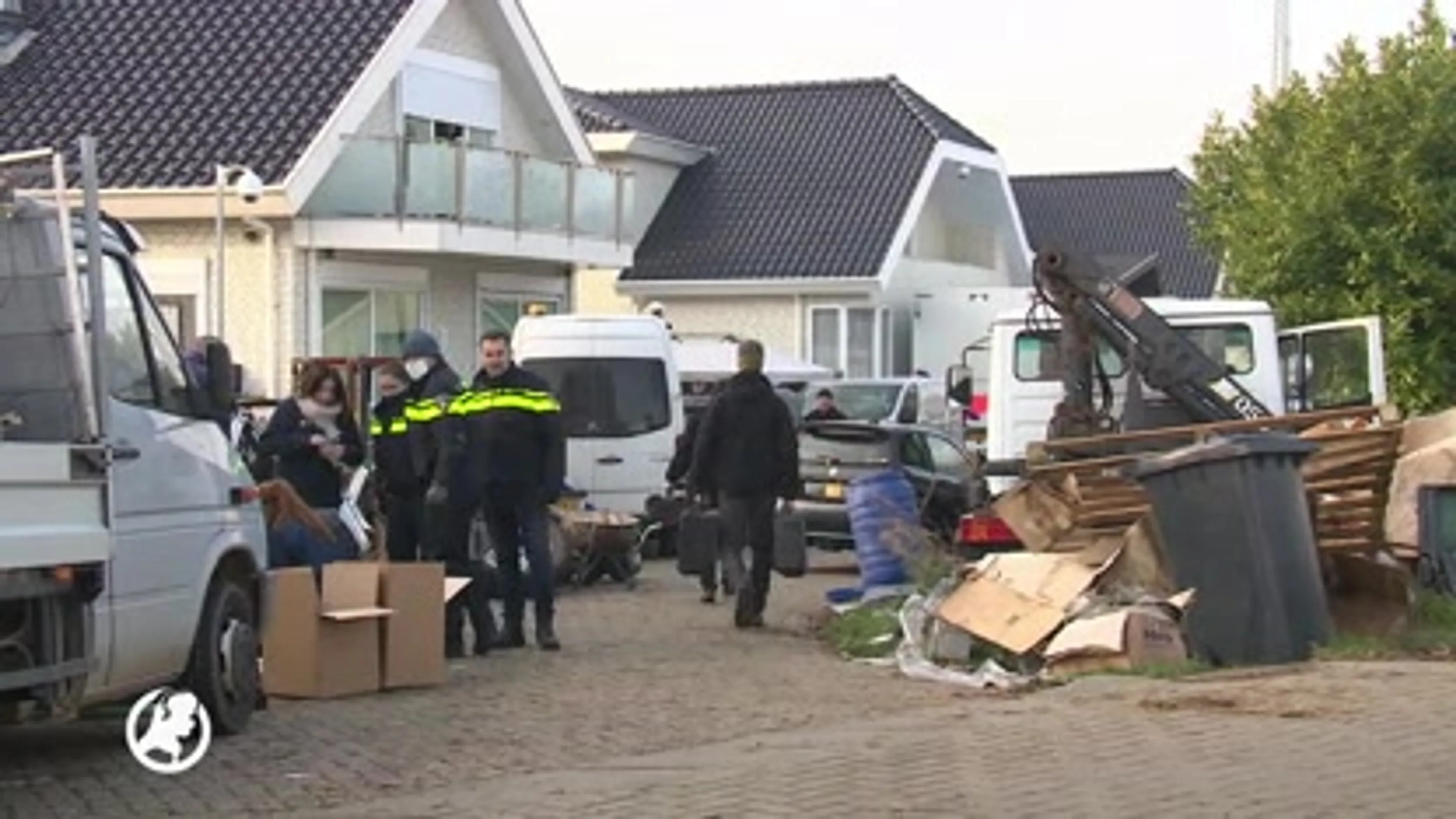 Acht handgranaten gevonden bij politieactie woonwagenkamp Lith