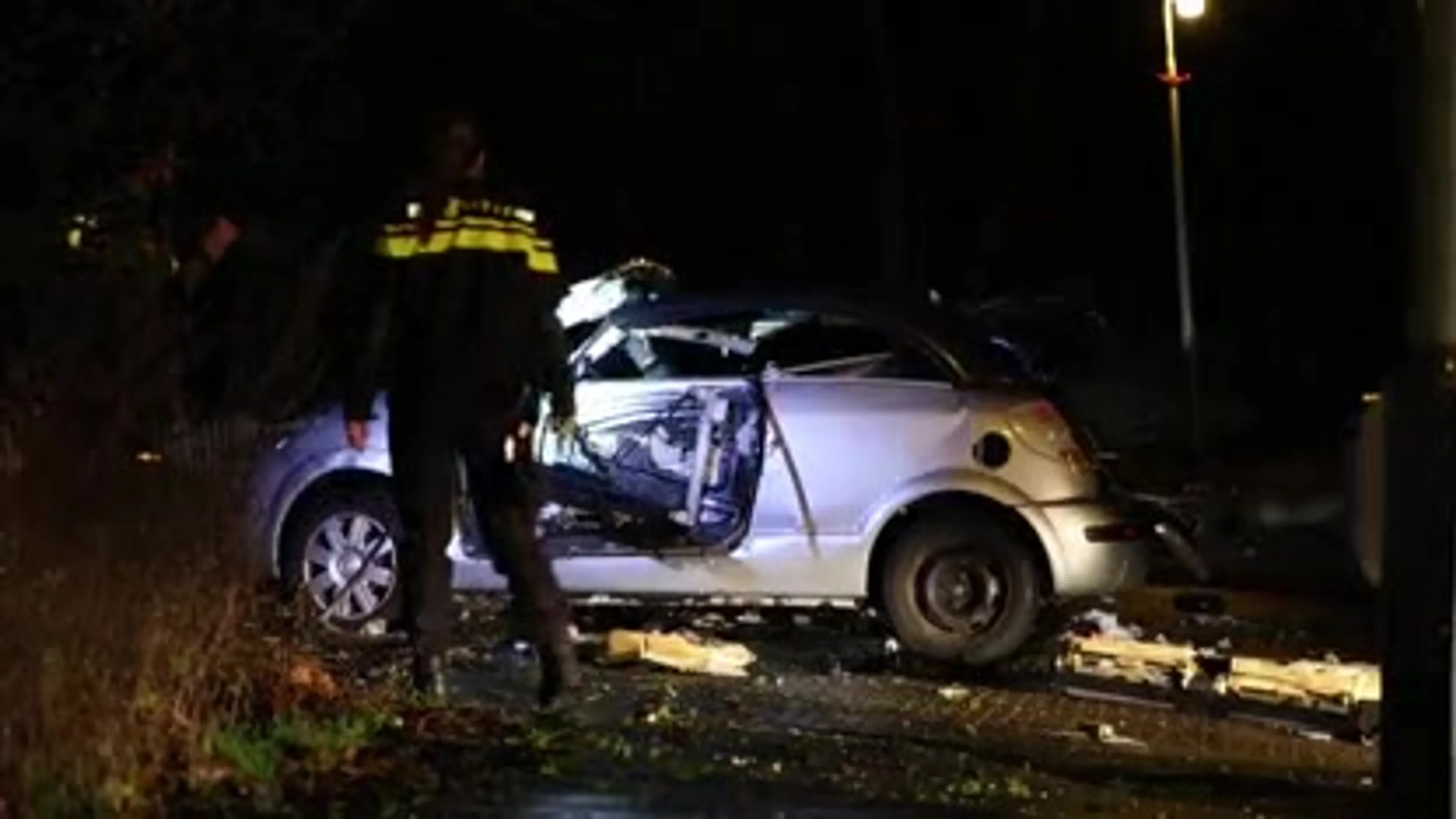 Vuurwerkbom verwoest auto in Den Haag