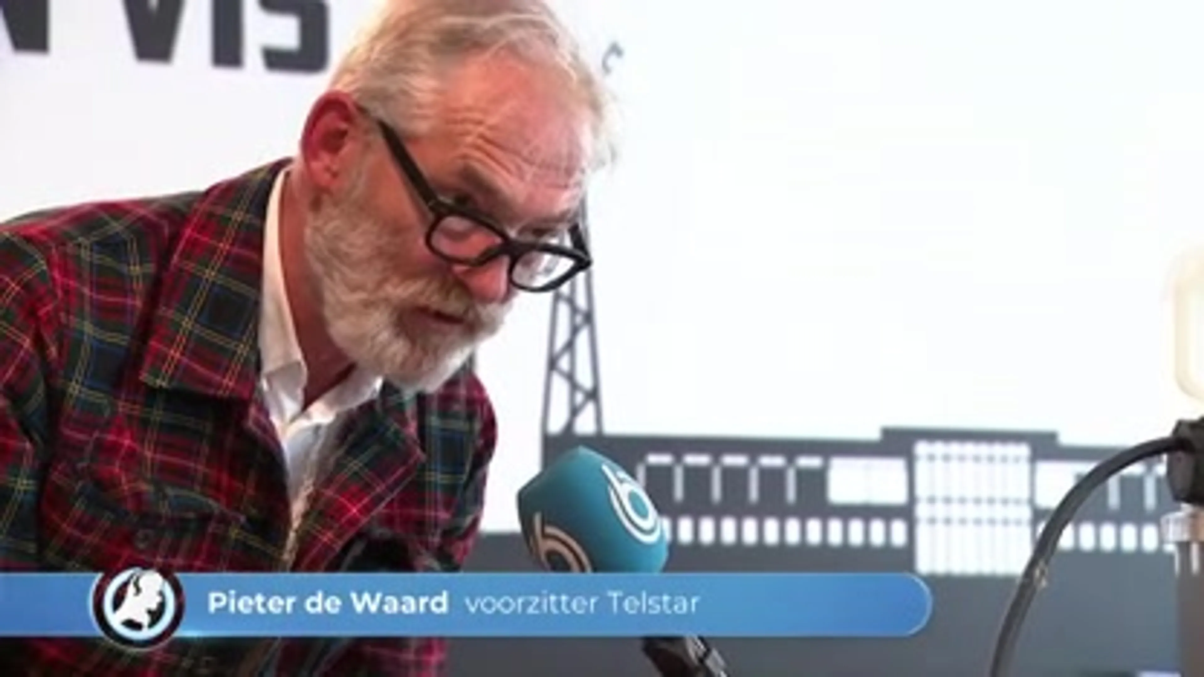 Telstar-legende Korpershoek brengt eigen luchtje uit: 'Dit gaat een collector's item worden'