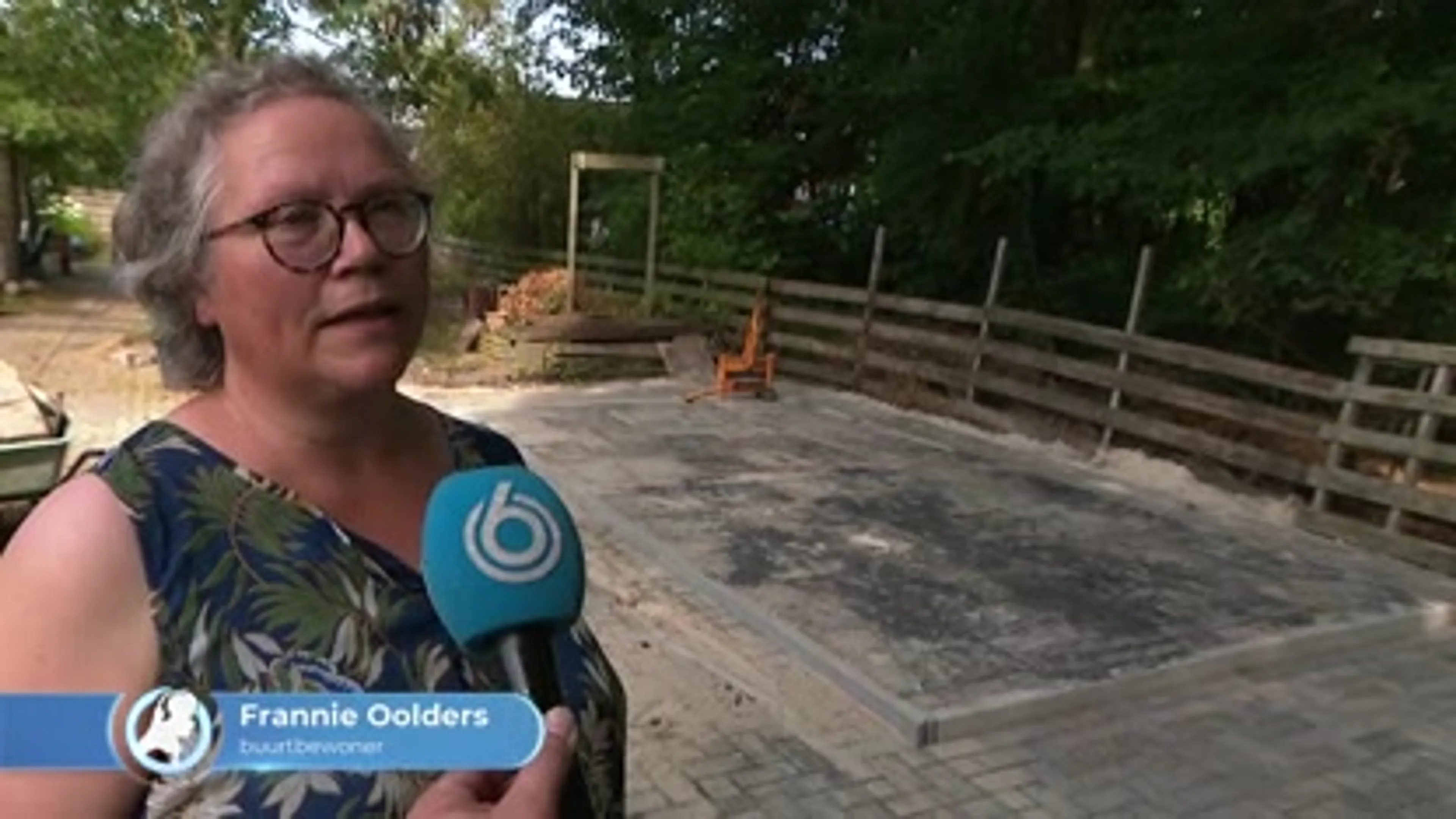 Tamara hangt foto's van doodgereden katten op om hardrijders bewust te maken