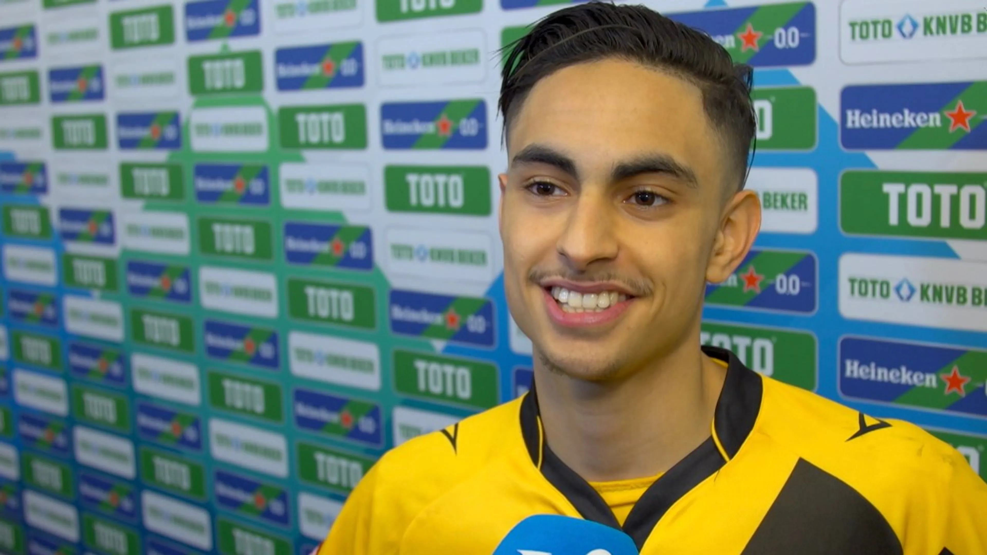 PSV-beul blesseert zich bij juichen: 'Was beetje te enthousiast'