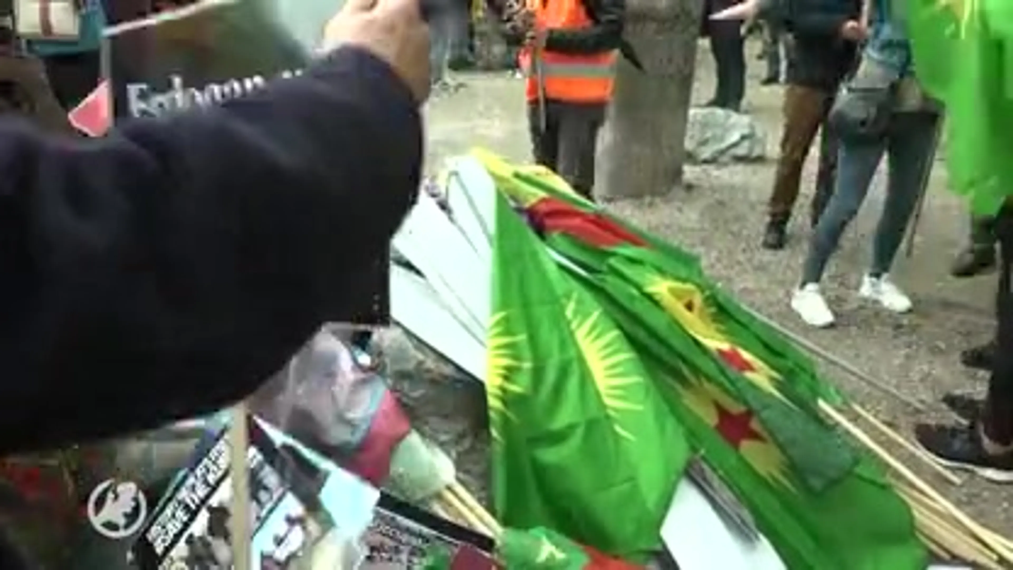 Koerden demonstreren in Amsterdam tegen Turkse inval Syrië
