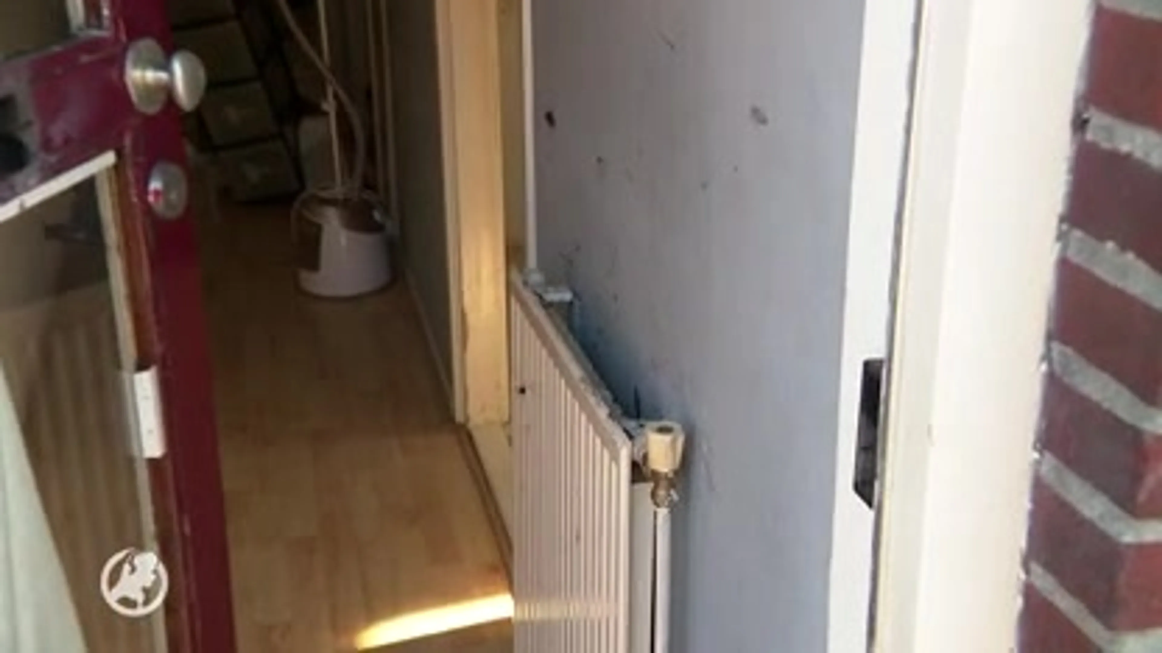 Veel schade aan woning Oss nadat vuurwerkbom naar binnen wordt gegooid