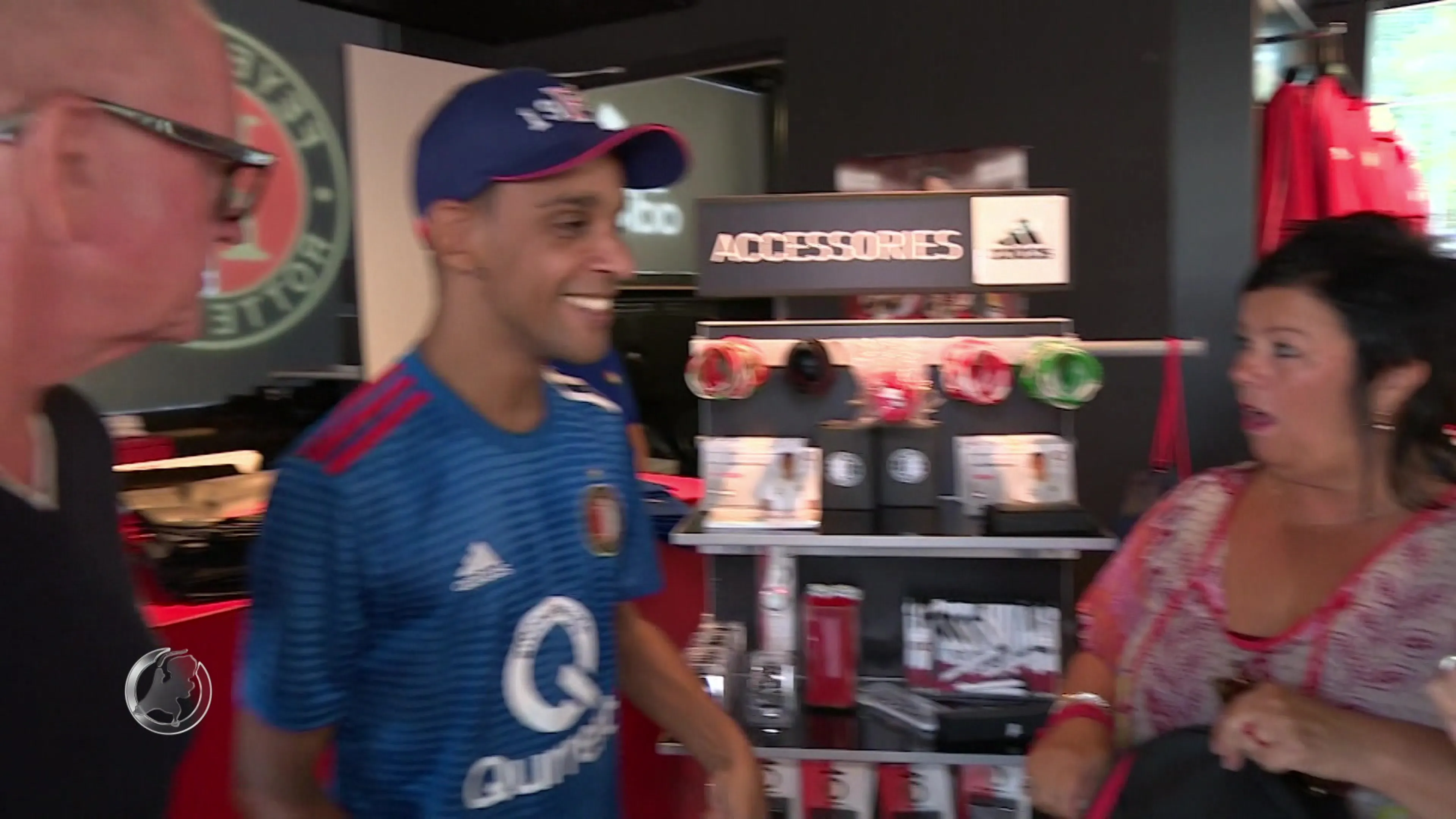 Verstandelijk beperkte Ritchie krijgt vuistslag omdat hij juicht voor Feyenoord