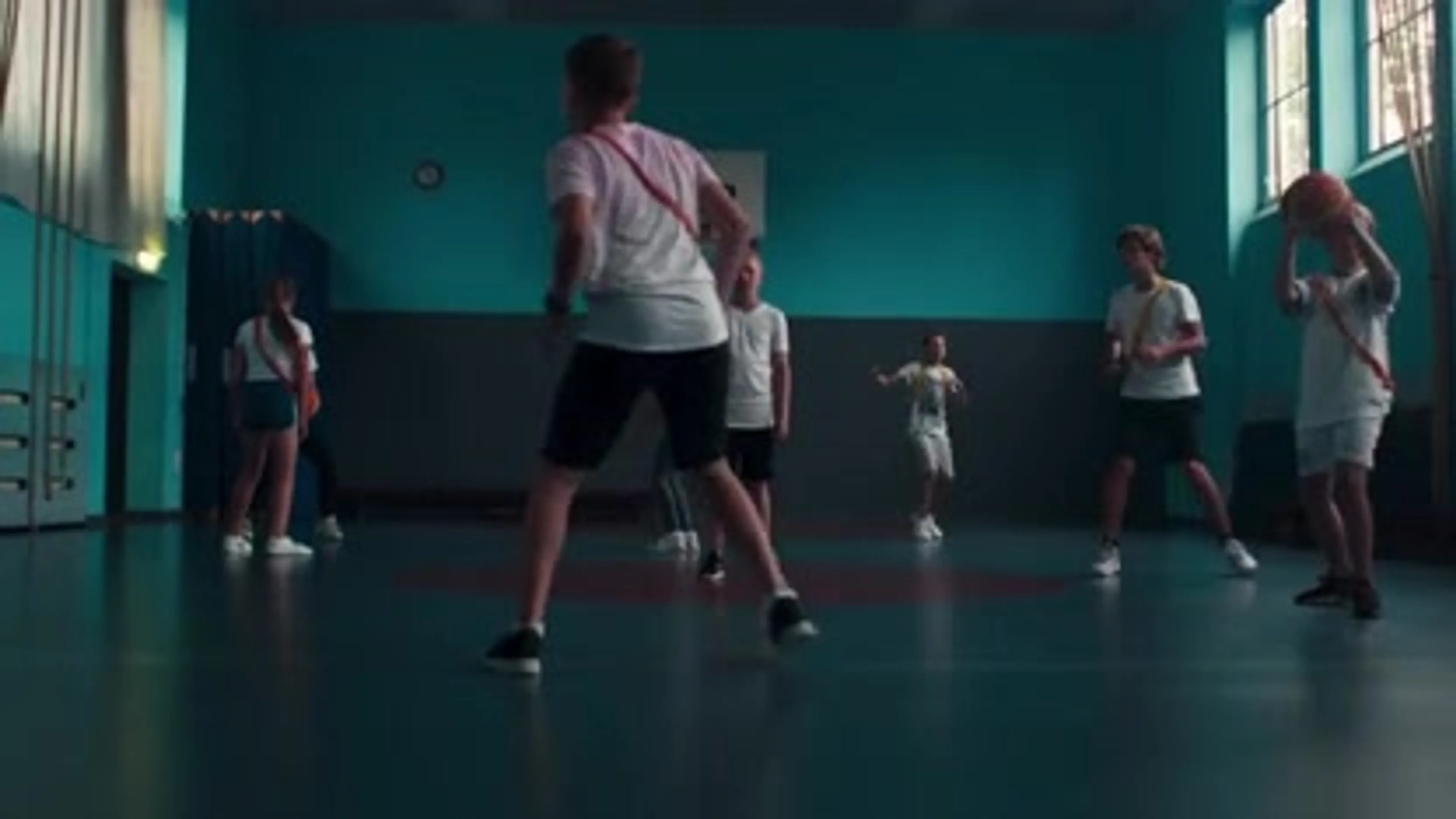 Gepeste Jesse nu ster van de klas door glansrol in clip rapper Snelle