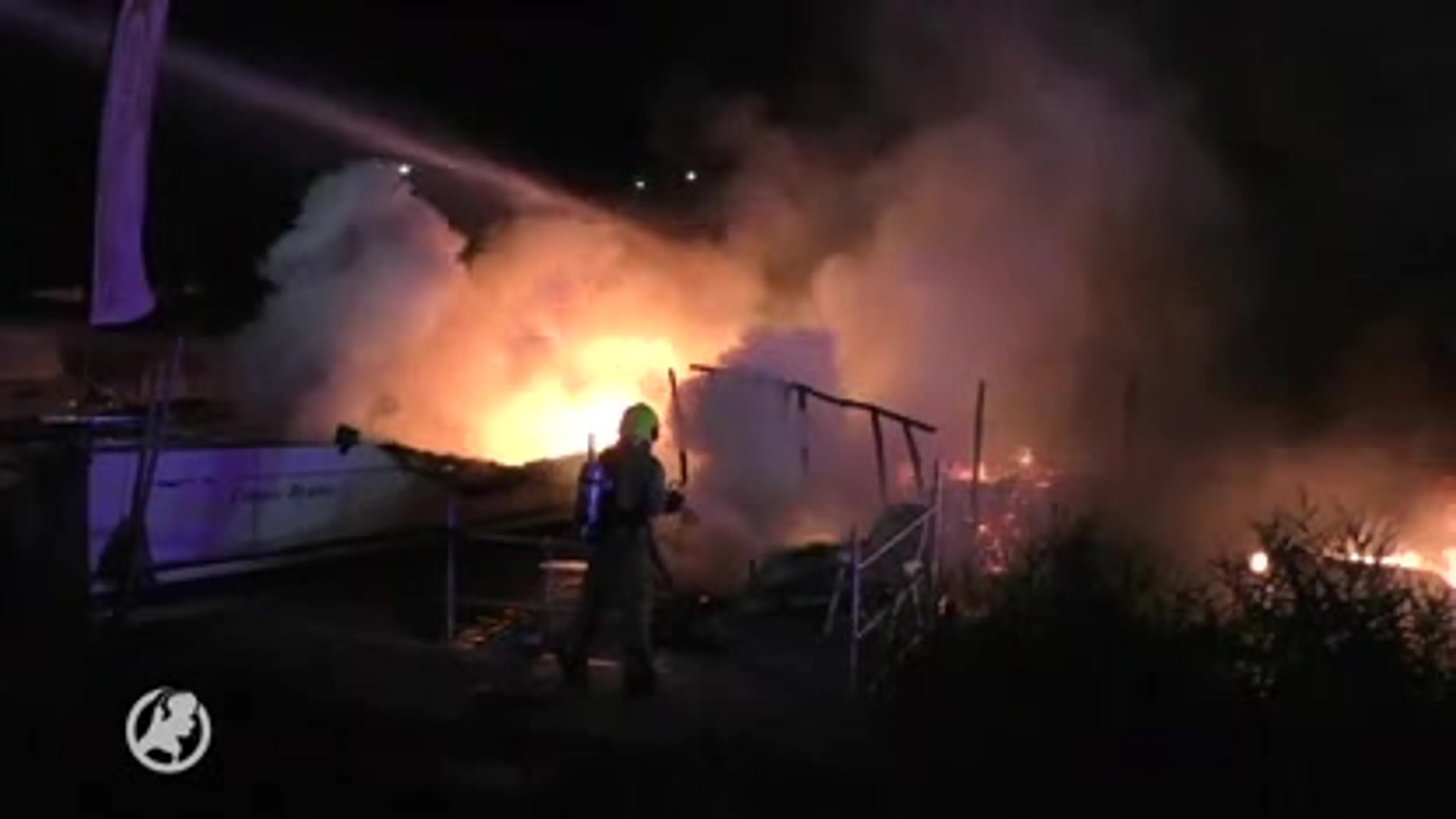 Vier boten verwoest door brand in Hellevoetsluis