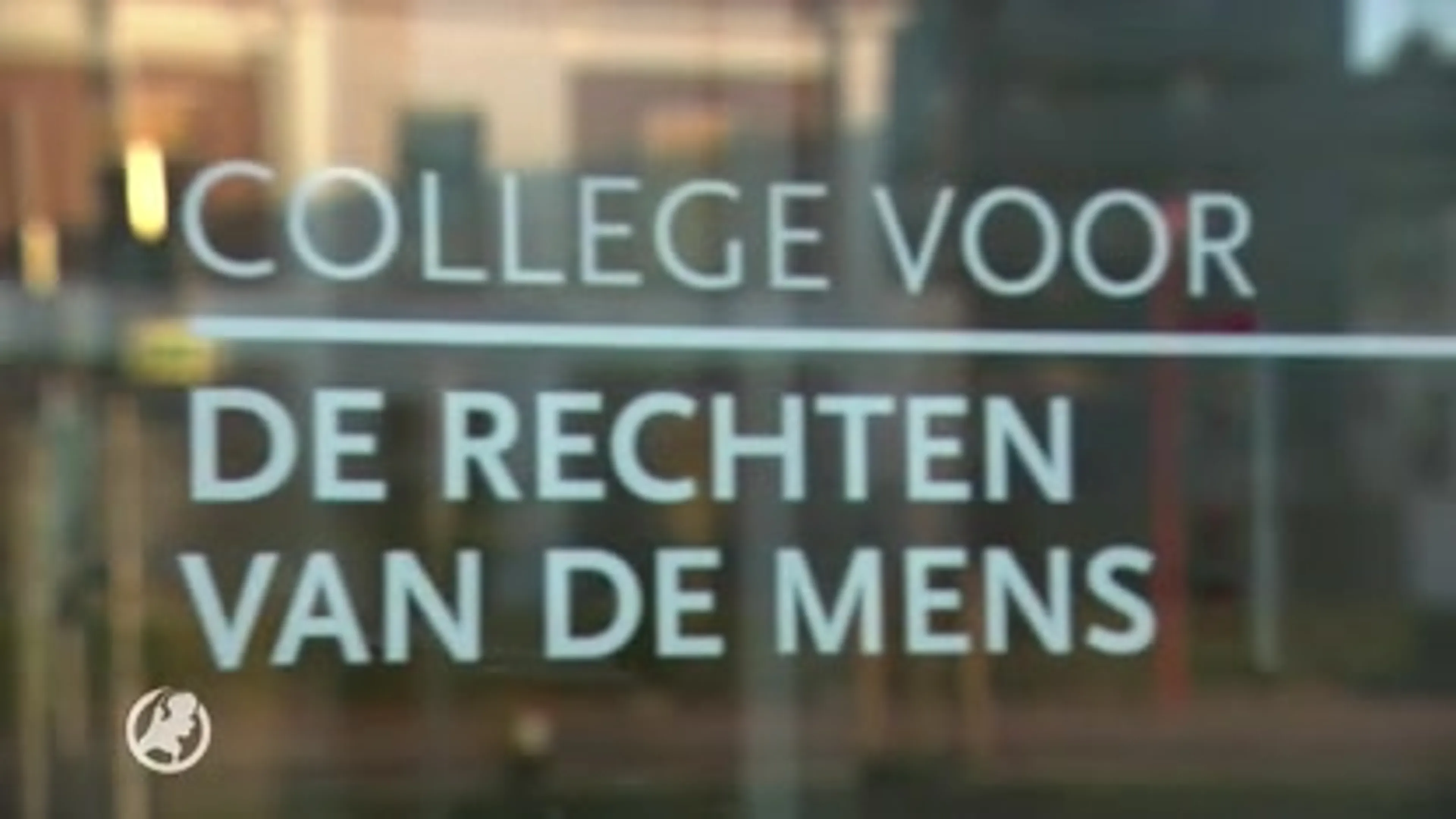 Winnie wil genderneutrale prijzen en klaagt kappers aan om 'haardiscriminatie'
