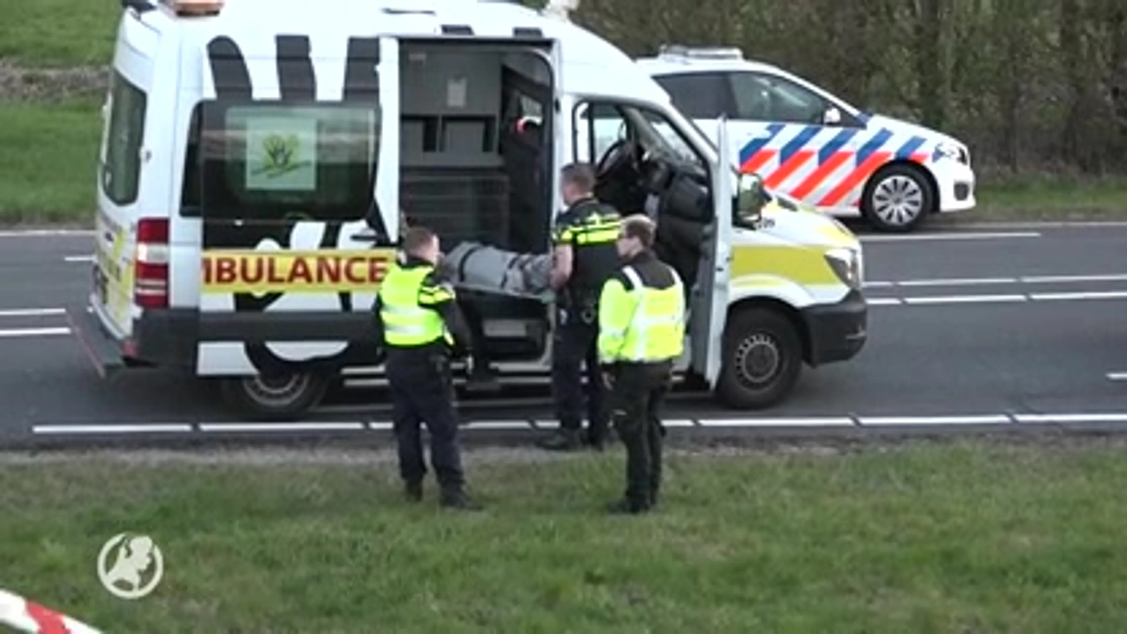 Moeder (46) en zoontje (7) overleden na ongeluk met vrachtwagen op N57