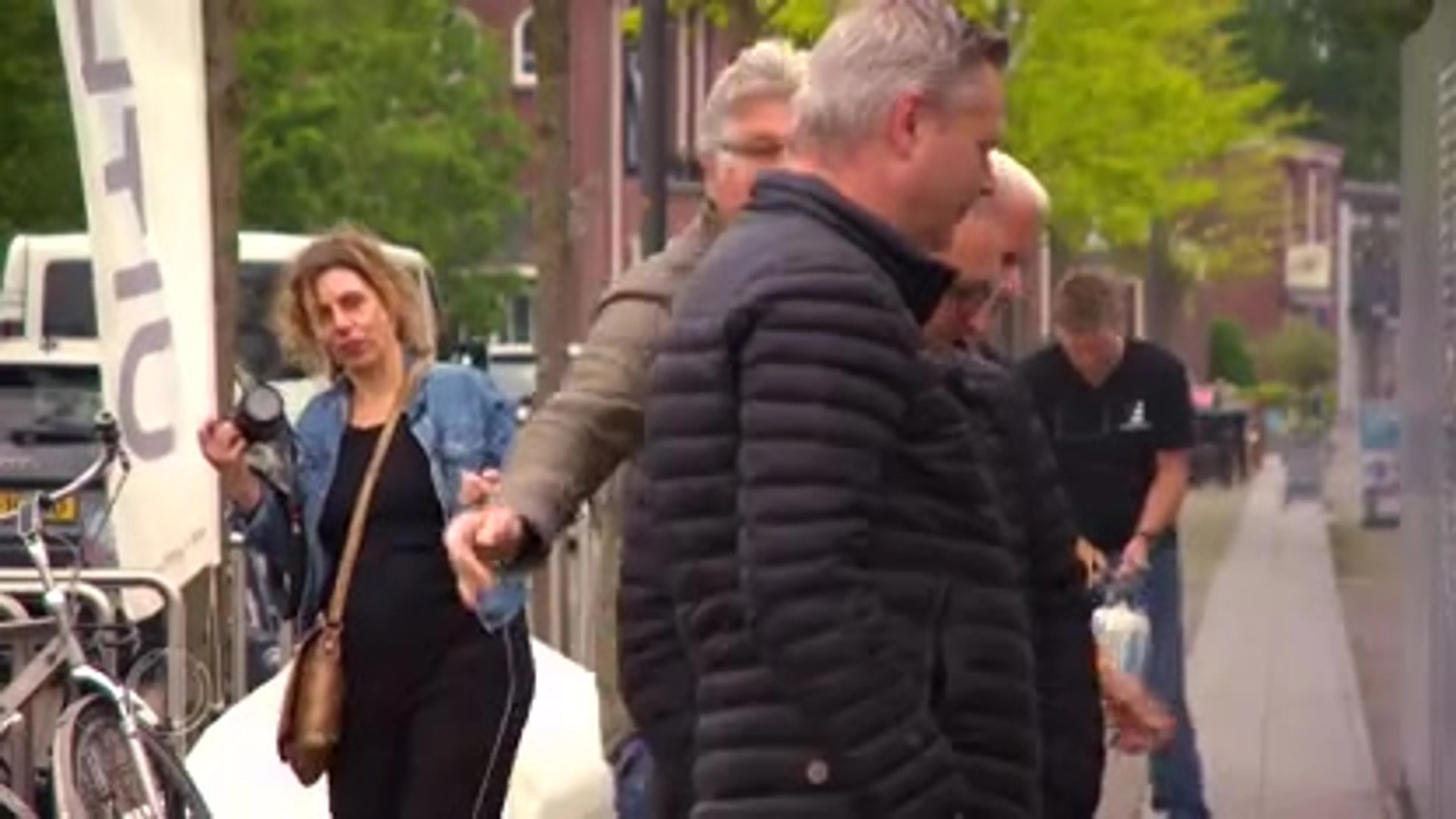 Wat te doen met een lelijke schutting in Uithoorn? Plaats er een fotomuur voor!