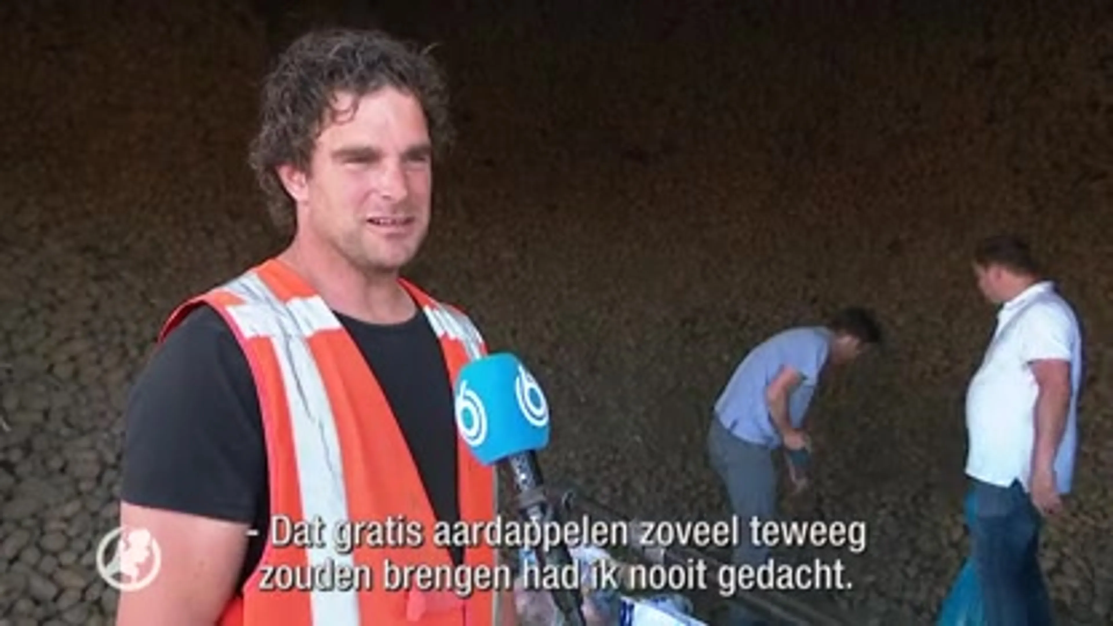 Uren in de file voor een zak gratis aardappels