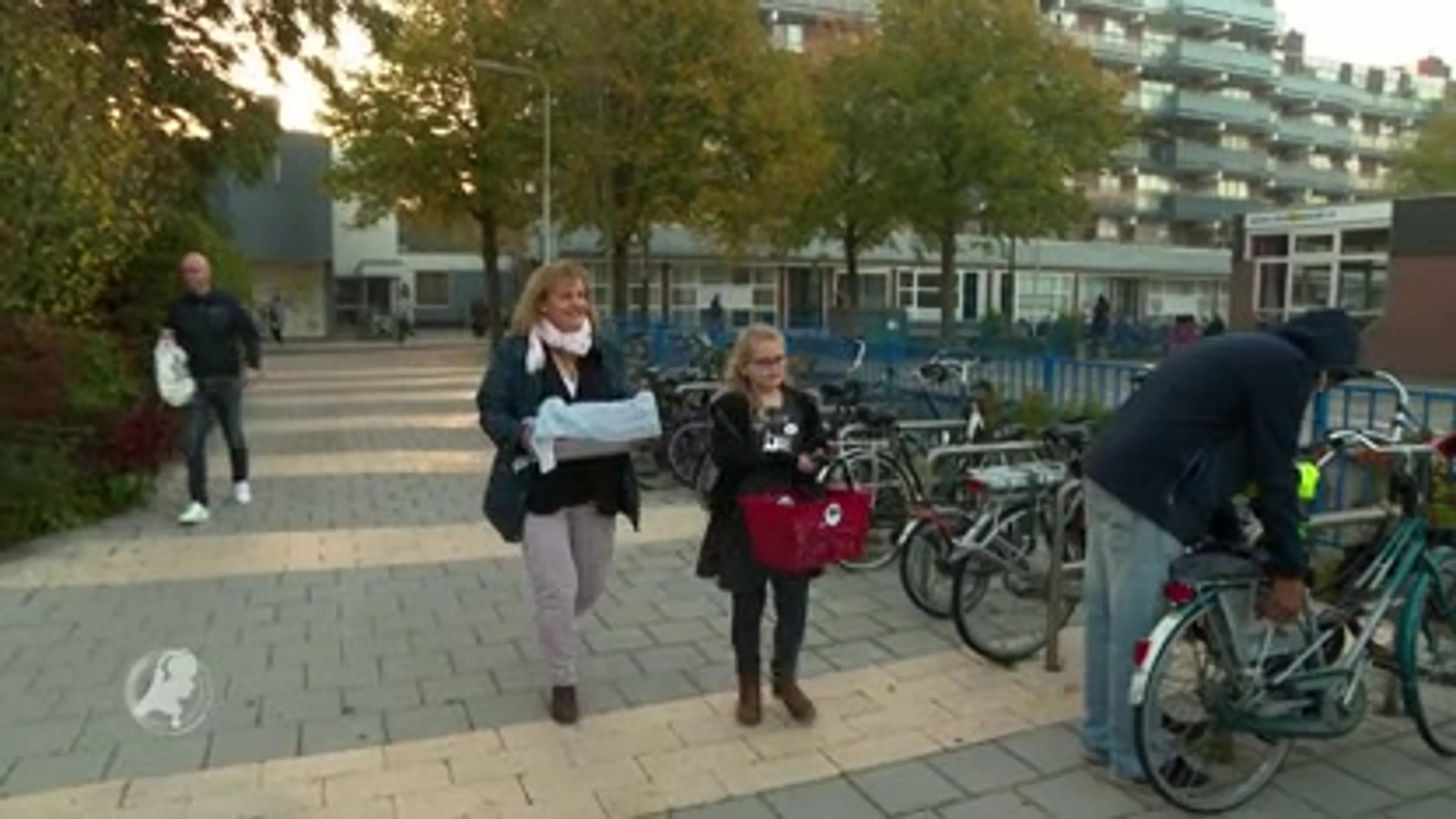 Braelyn (10) verkoopt potjes jam voor slachtoffers natuurgeweld Sulawesi