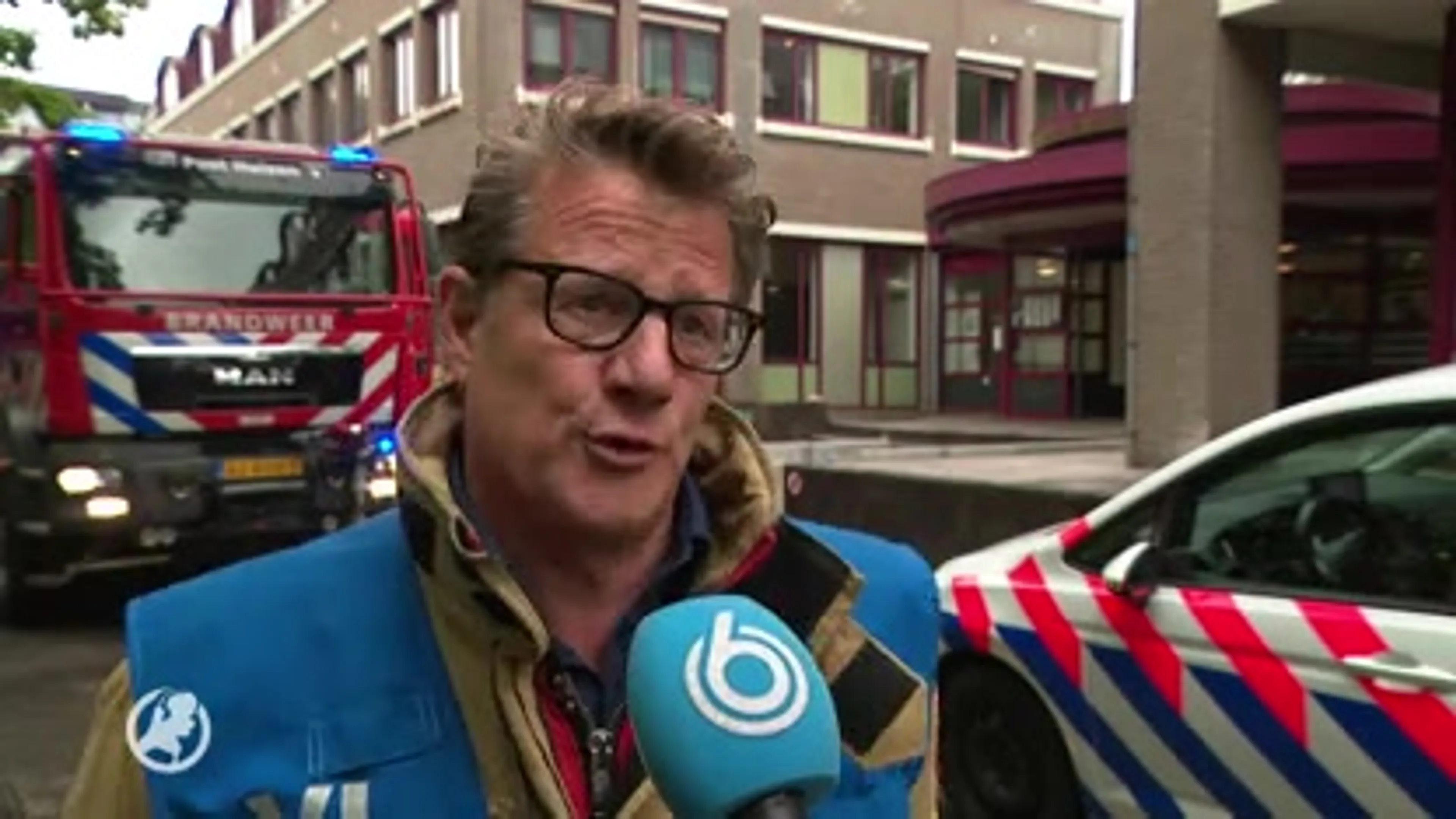 Brand in woningcomplex Huizen, bewoner aangehouden voor brandstichting