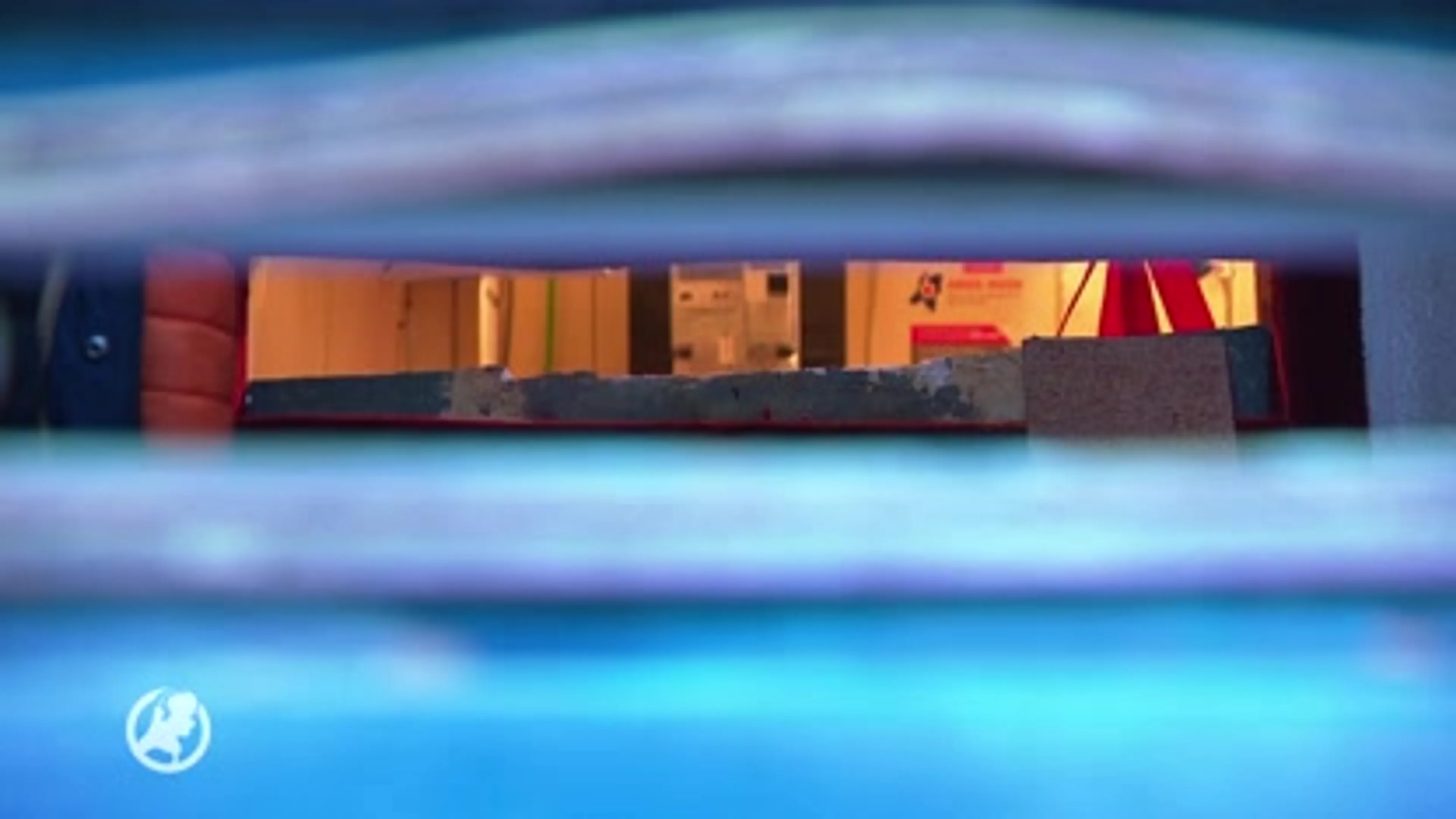 Aanslag met bakstenen en zwaar vuurwerk op woning en auto Tilburgse Bonny