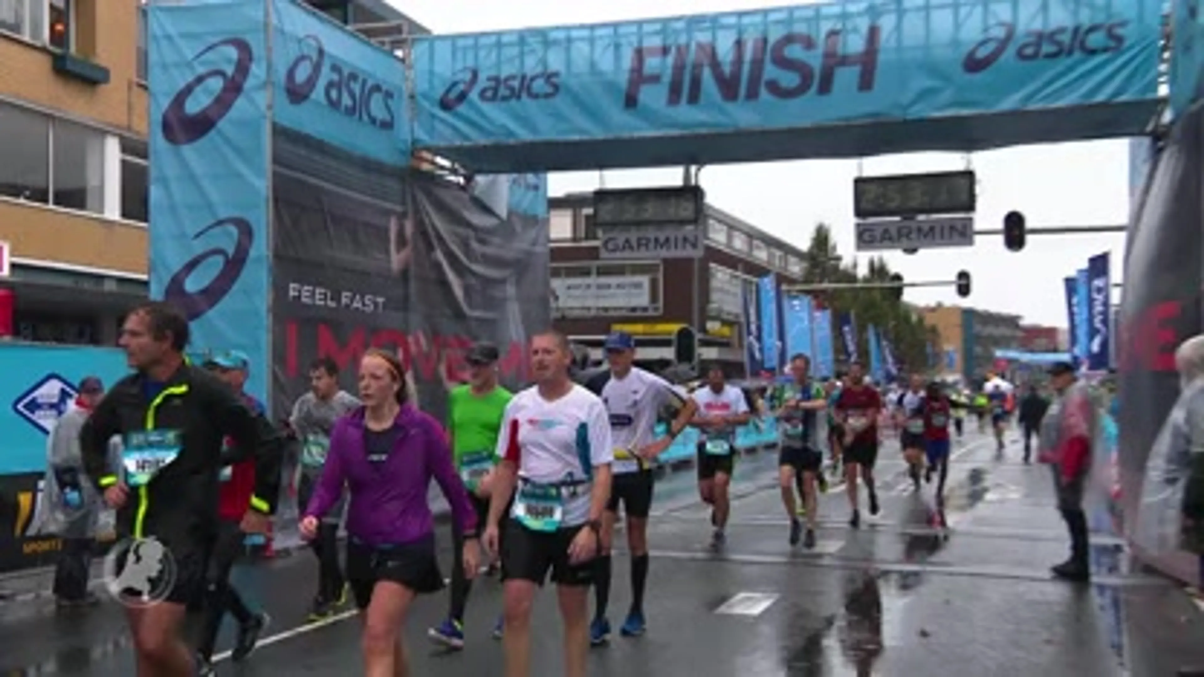 Dam tot Damloop: Dennis maakt grote stappen voor zieke zoontje Pim