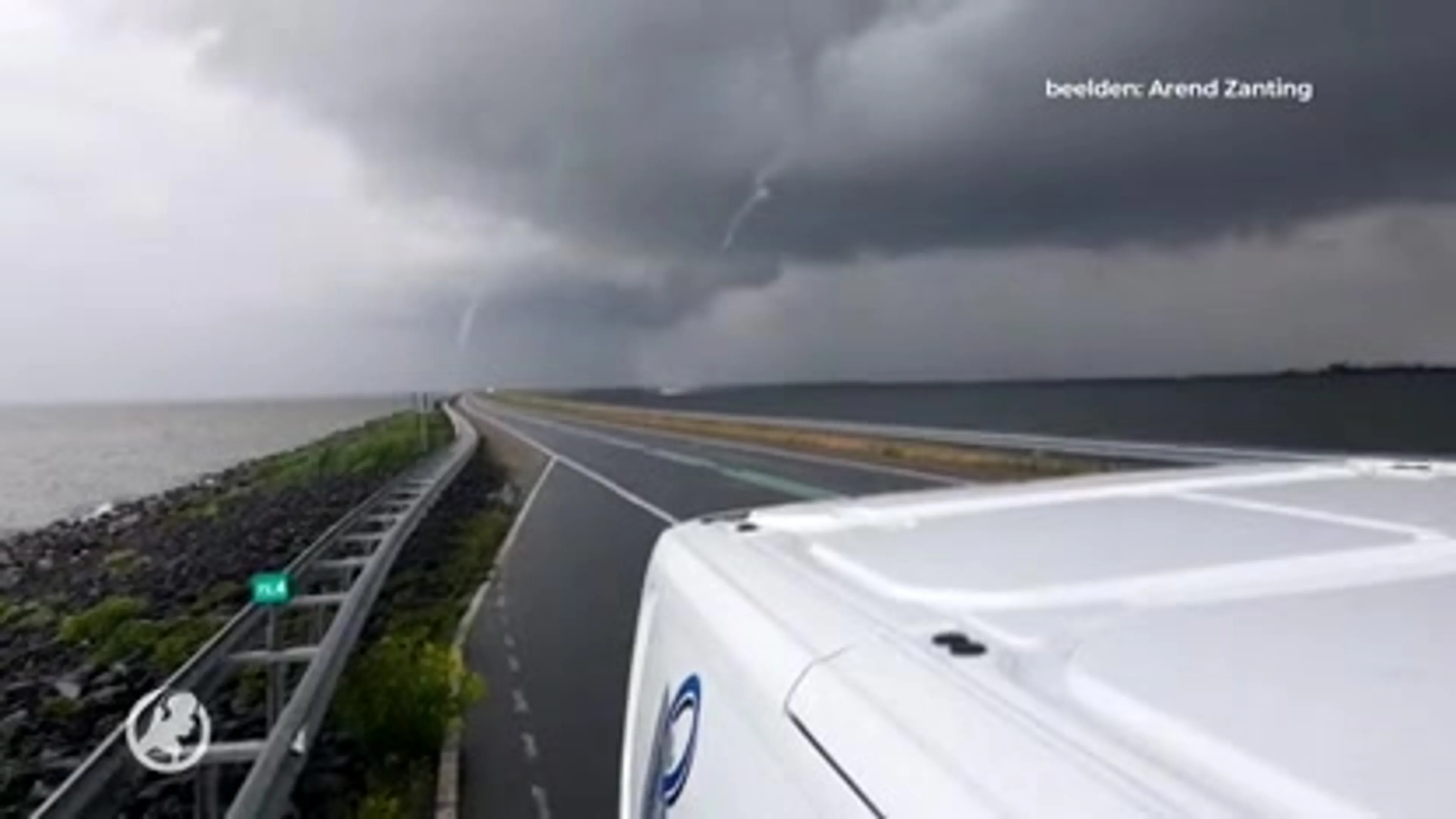 Indrukwekkende waterhozen gespot bij Enkhuizen