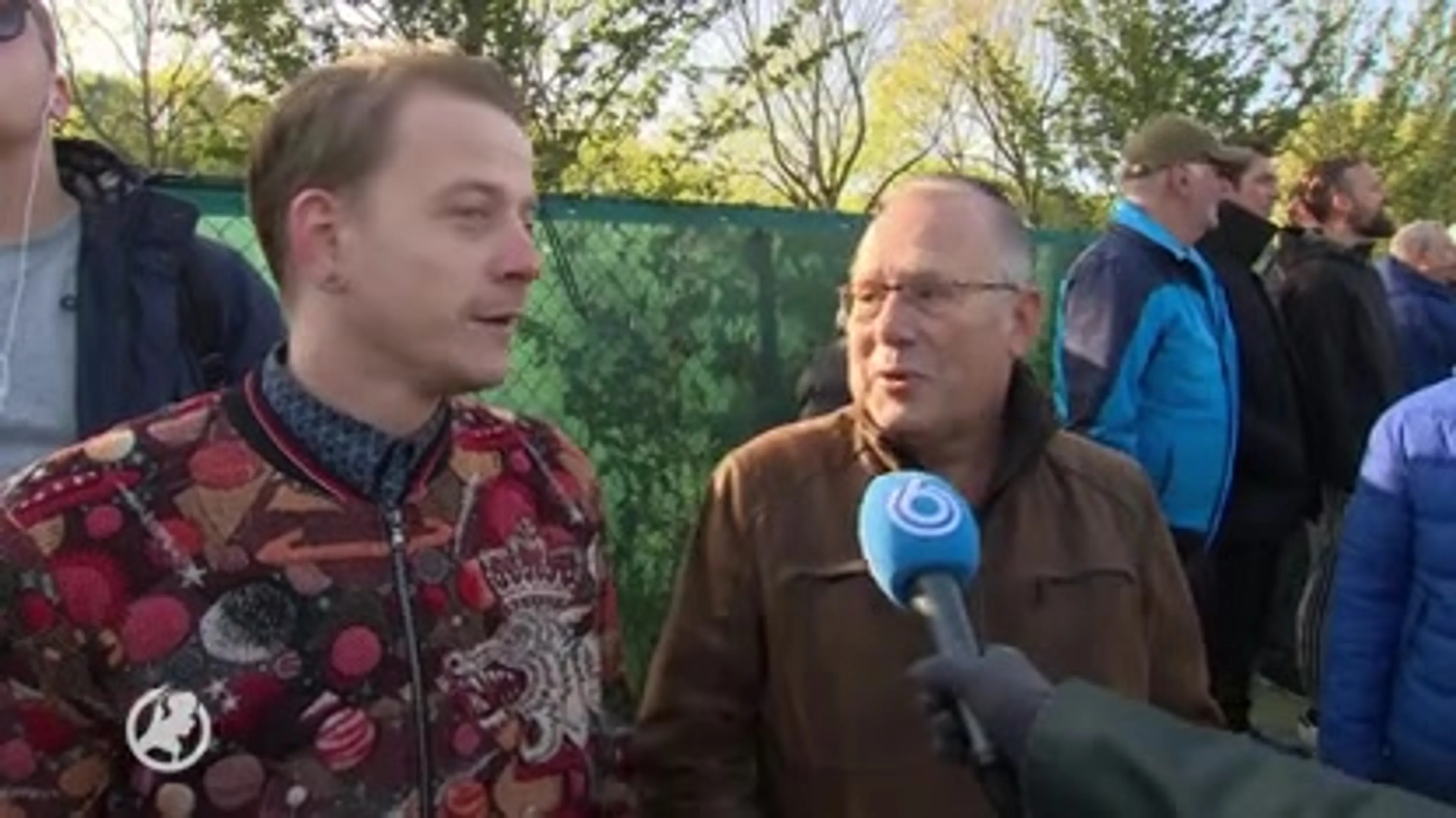 Feyenoordfans hoopvol bij eerste training Dick Advocaat: 'Hij is een meesterstrateeg'