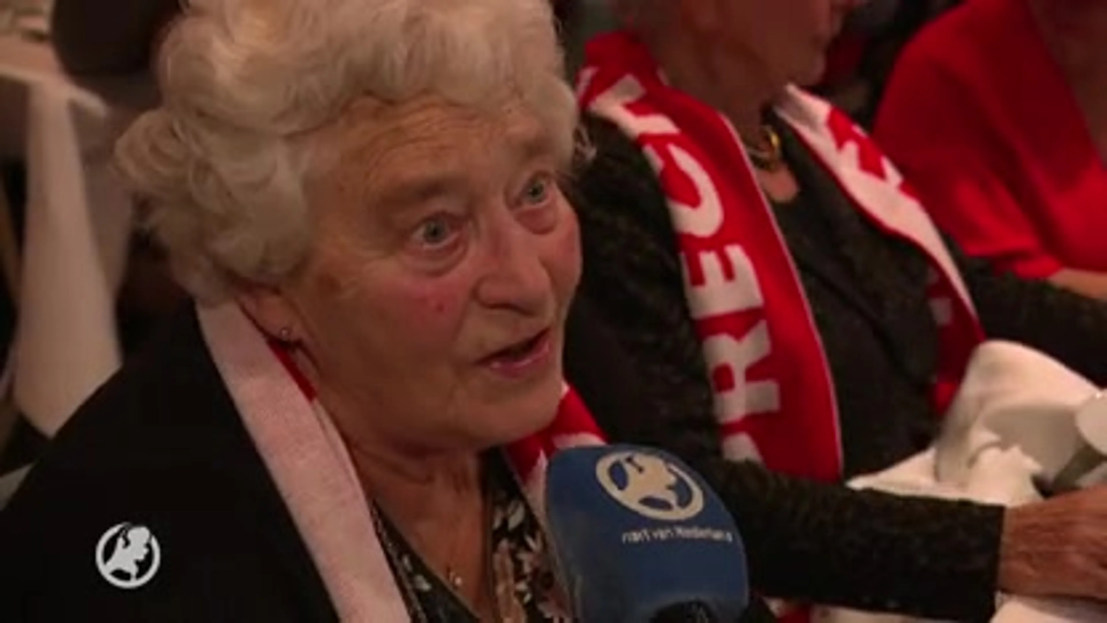 FC Utrecht scoort goed bij eenzame ouderen met groot kerstdiner