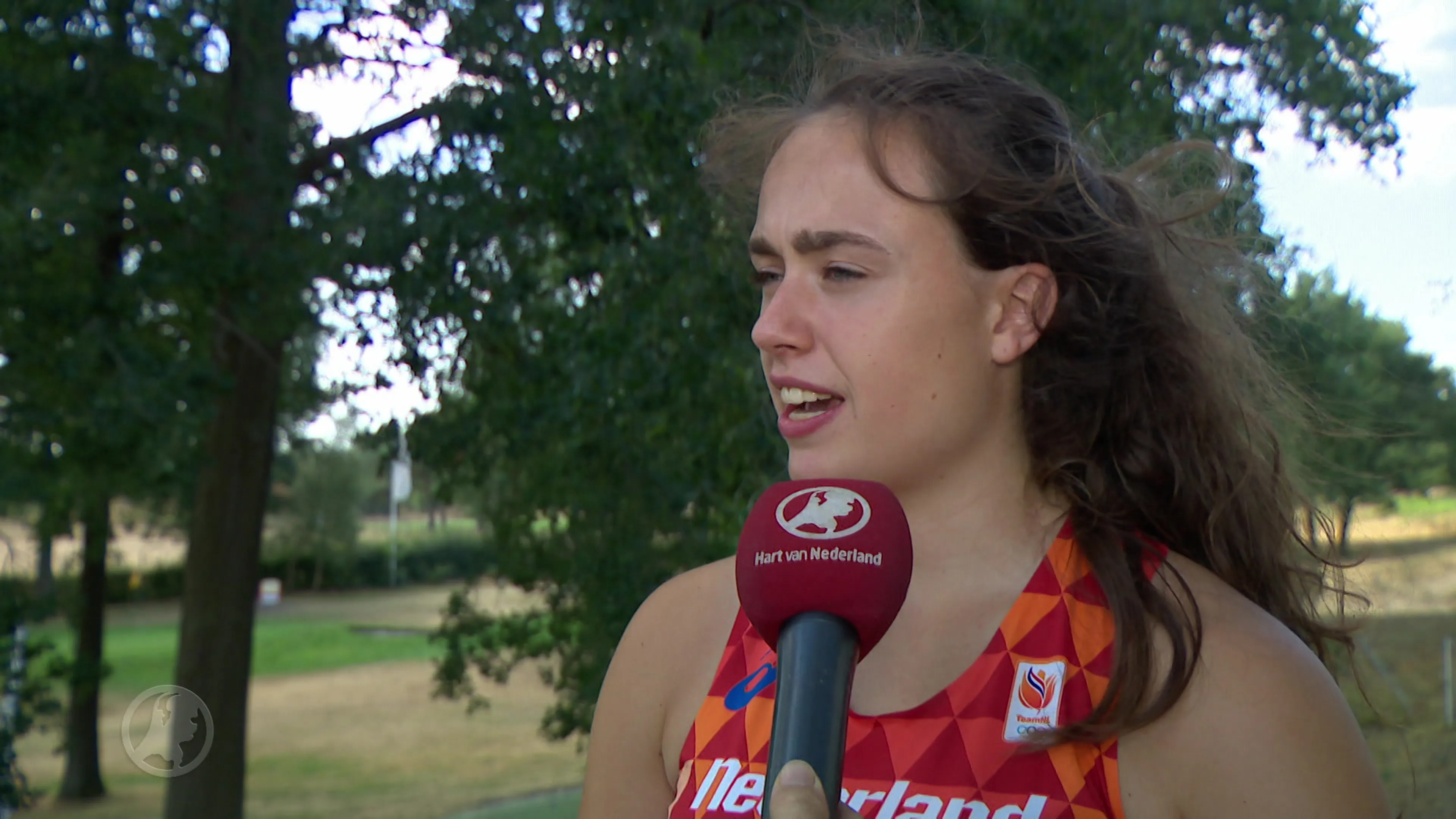 Talent Van Klinken kijkt ogen uit tijdens laatste training voor EK