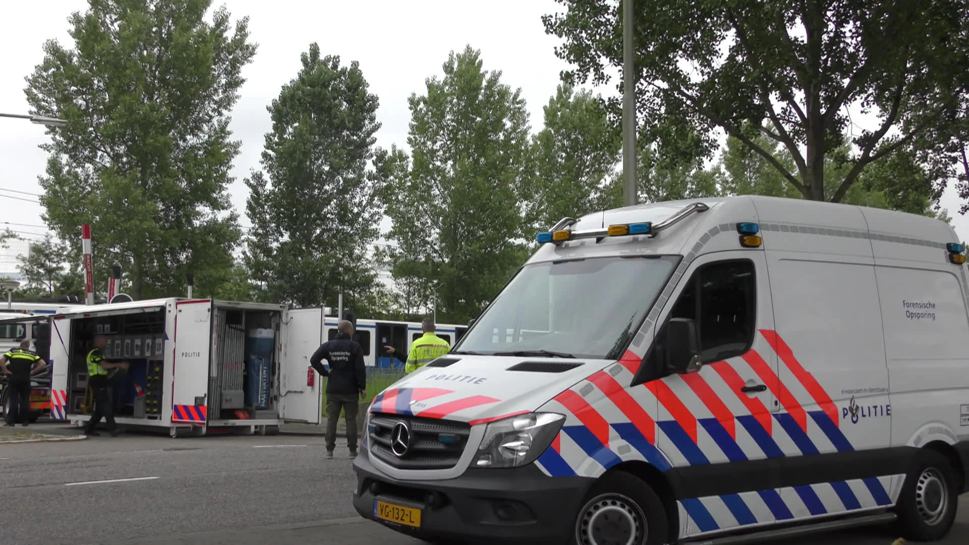 Vrouw (48) komt onder tram en overlijdt