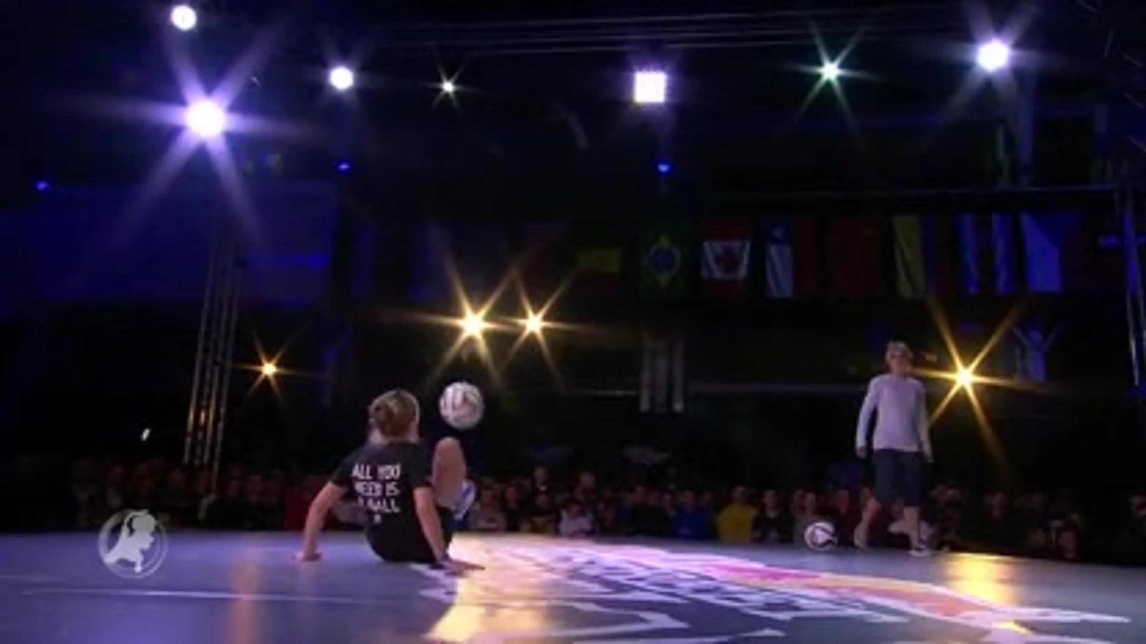 Nederlandse Laura (18) haalt brons op WK Freestyle Voetbal