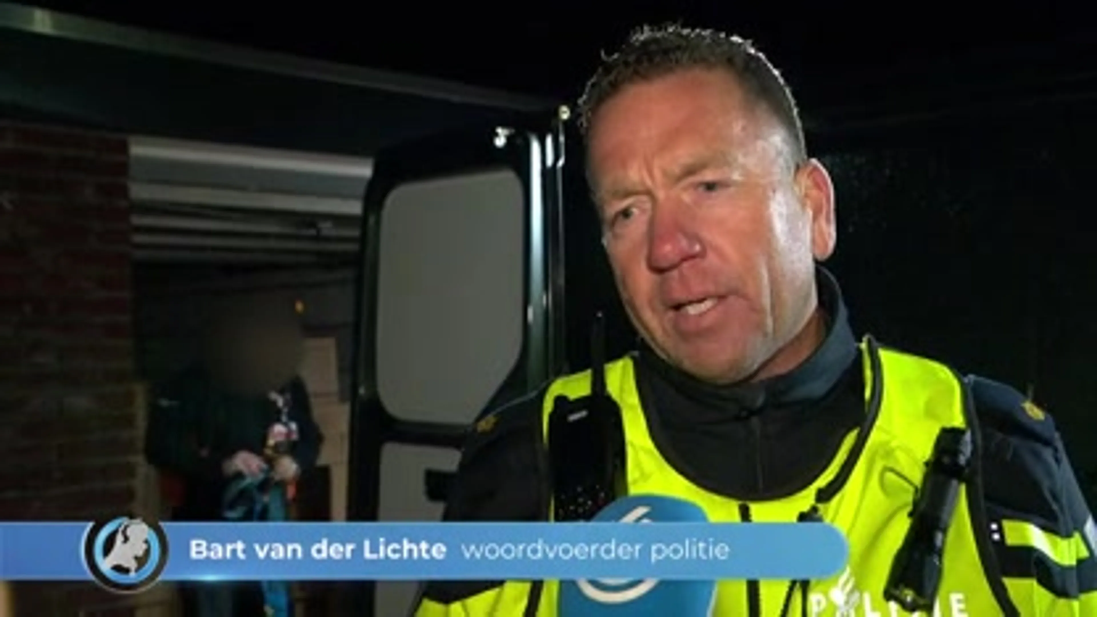 Aanhoudingen om 2500 kilo zwaar vuurwerk in woonwijk IJsselmuiden