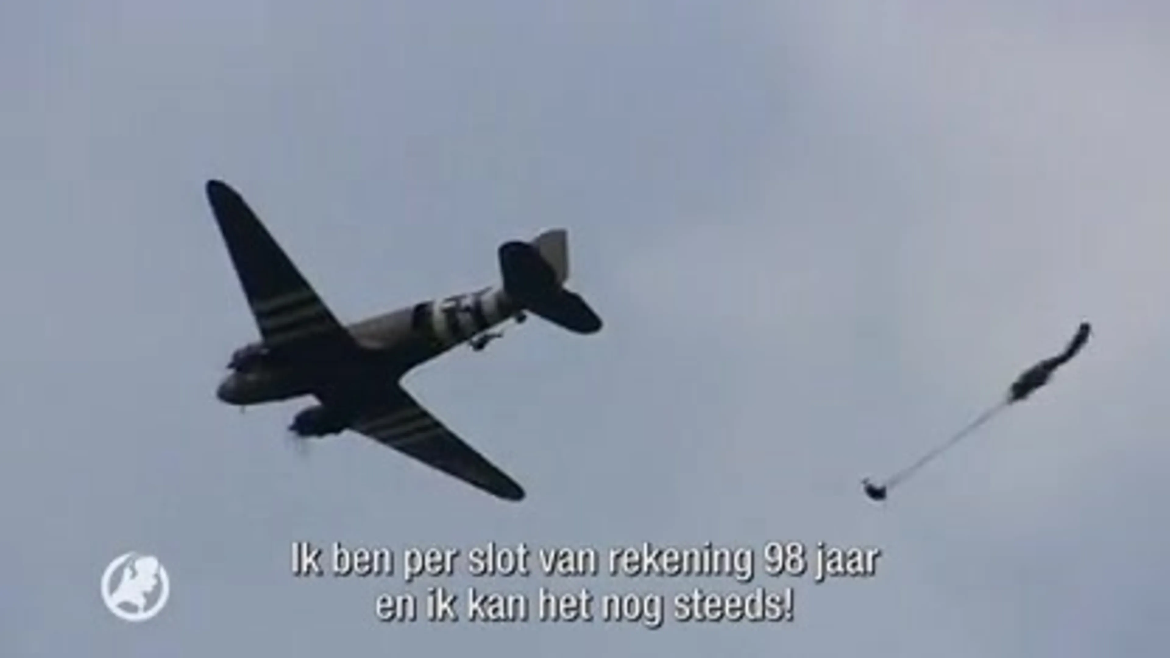 Oorlogsveteranen Jim (98) en Vincent (94) maken herdenkingssprong boven Eerde