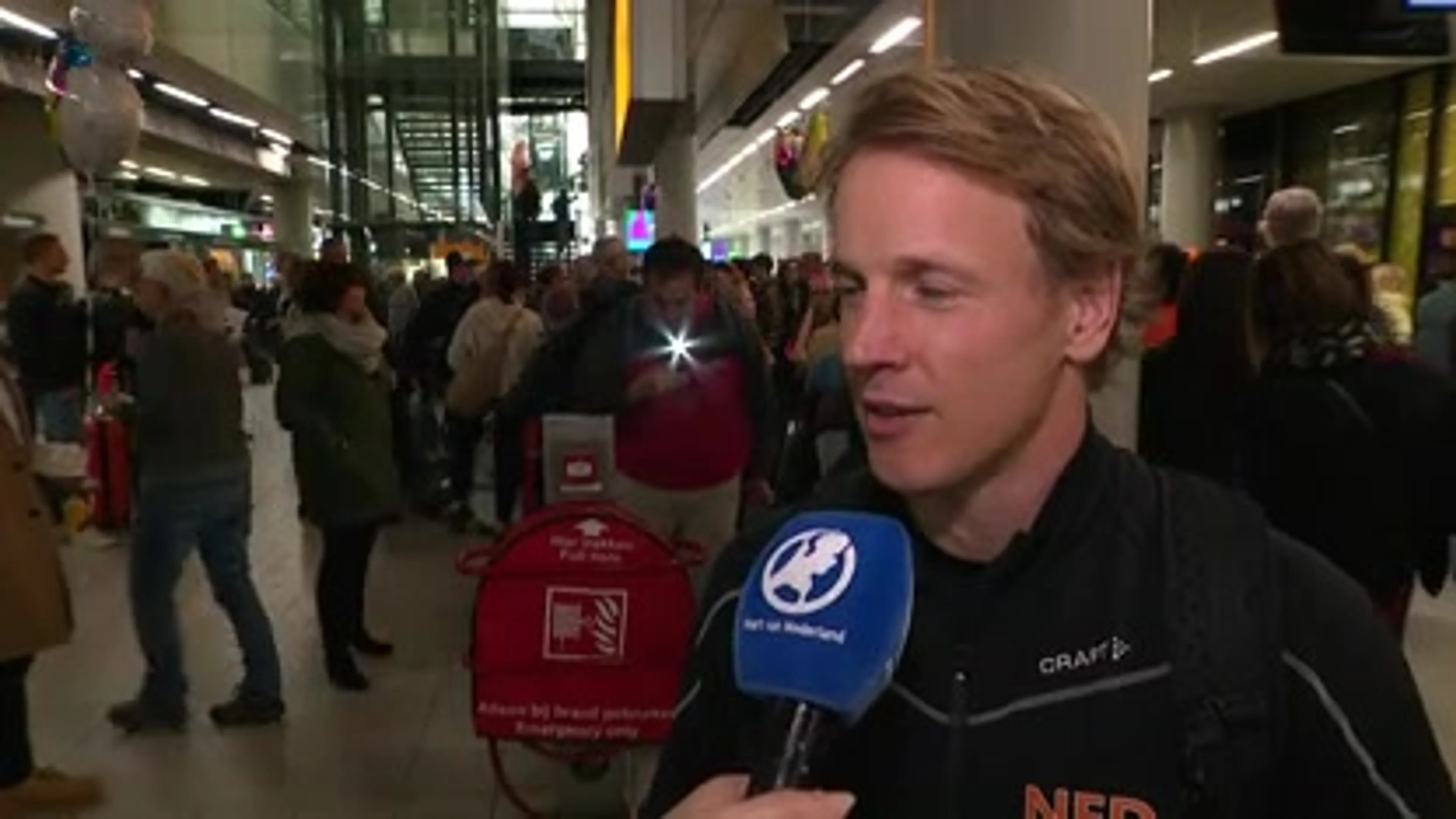 Epke Zonderland na zinderende overwinning weer terug in Nederland