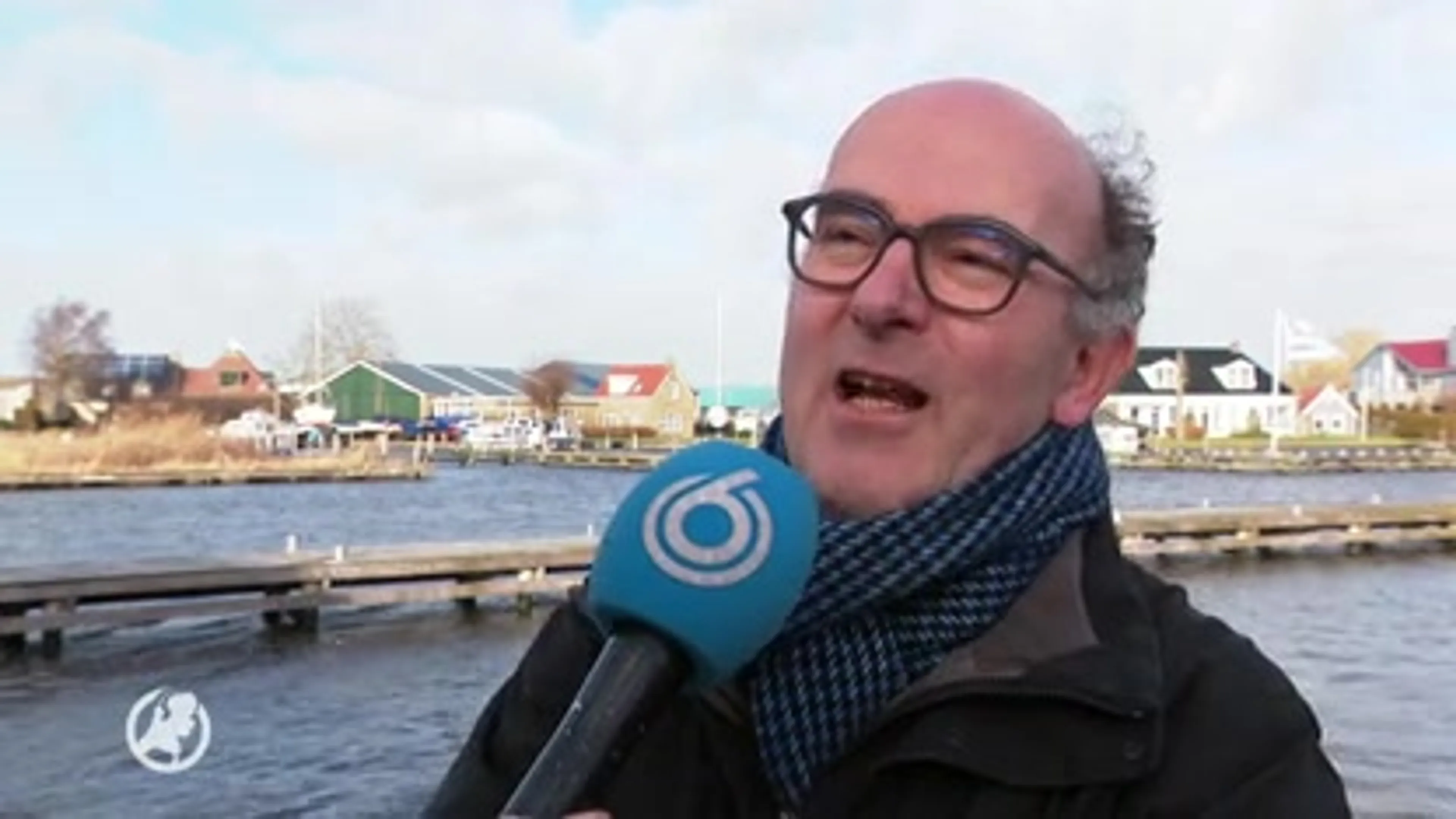 Vreedzaam protest tijdens intocht Sint Piter in het Friese Grou