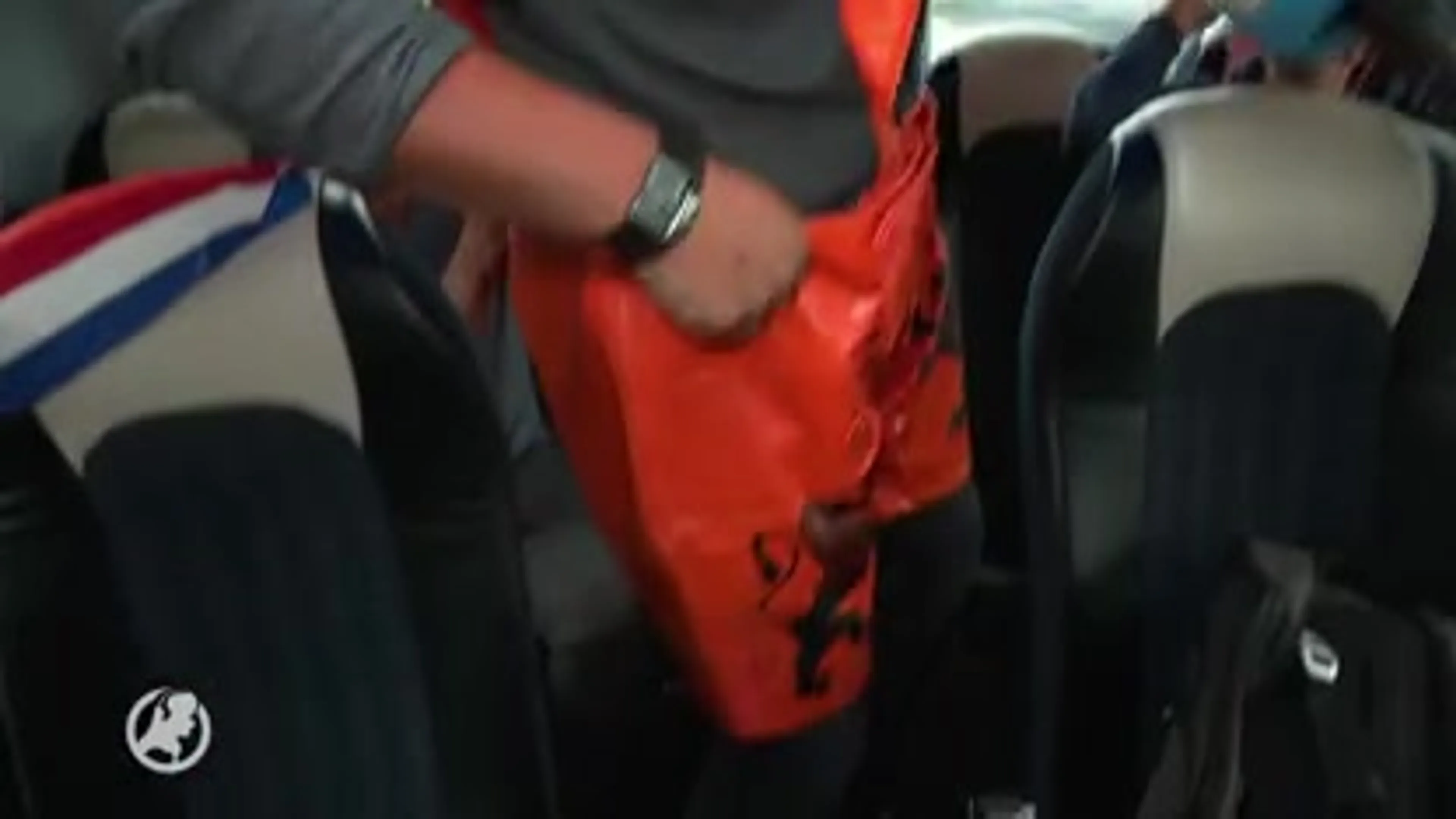 Honderden Oranjesupporters pakken last-minute nog de bus naar Lyon
