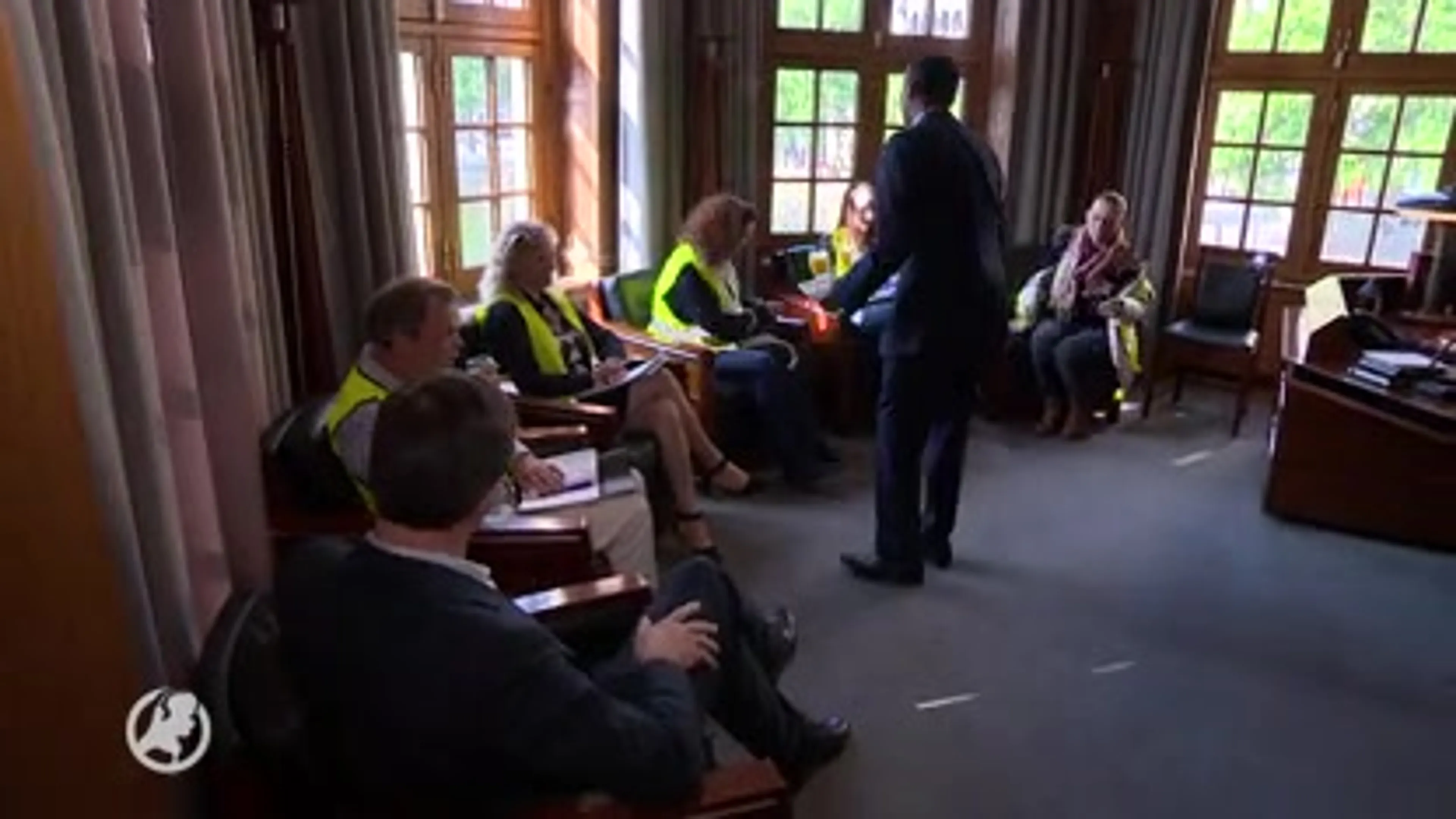 'Gele hesjes' op koffie bij Rutte in Torentje
