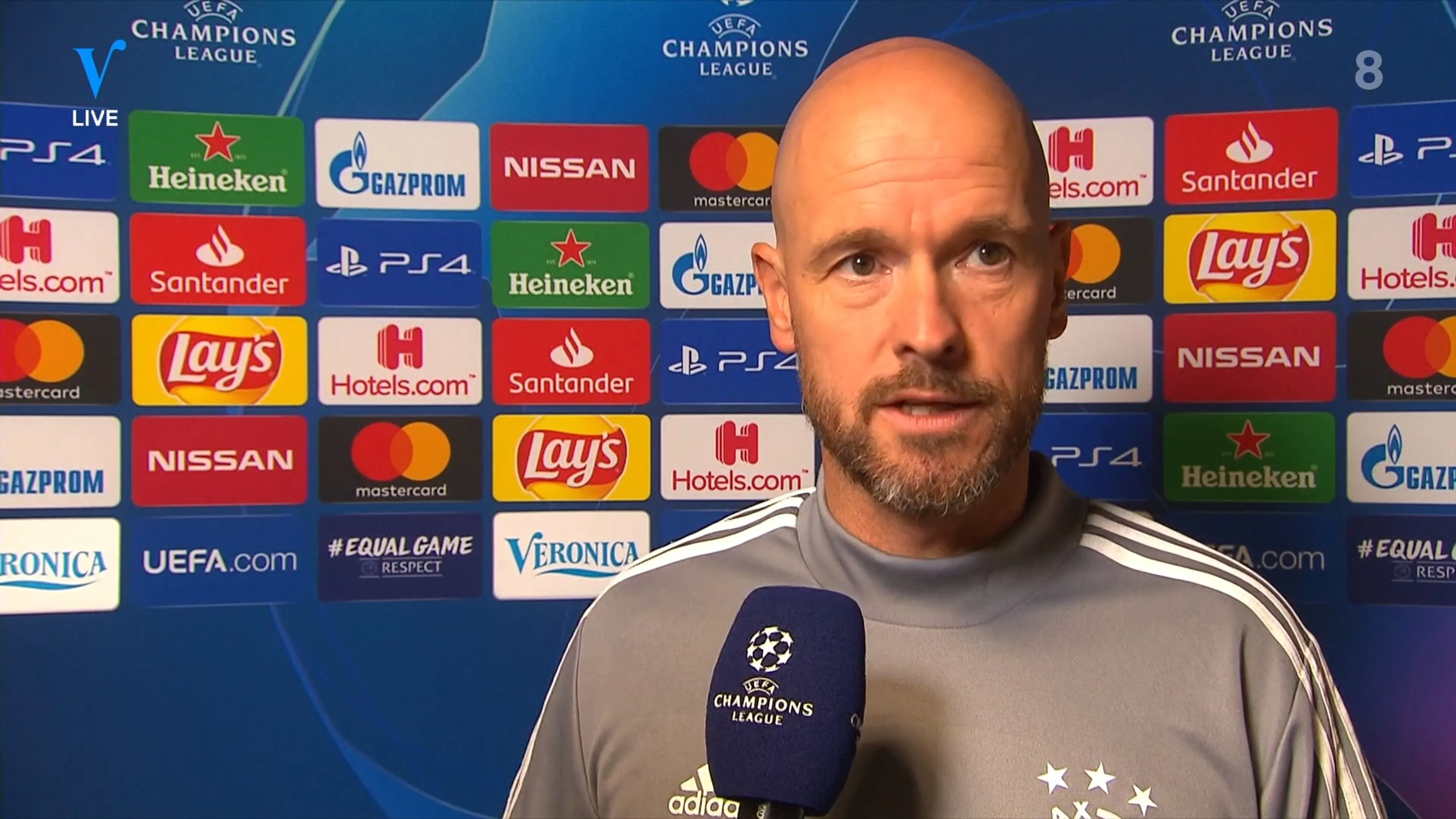 René ziet interview Ten Hag: 'Het lult maar'