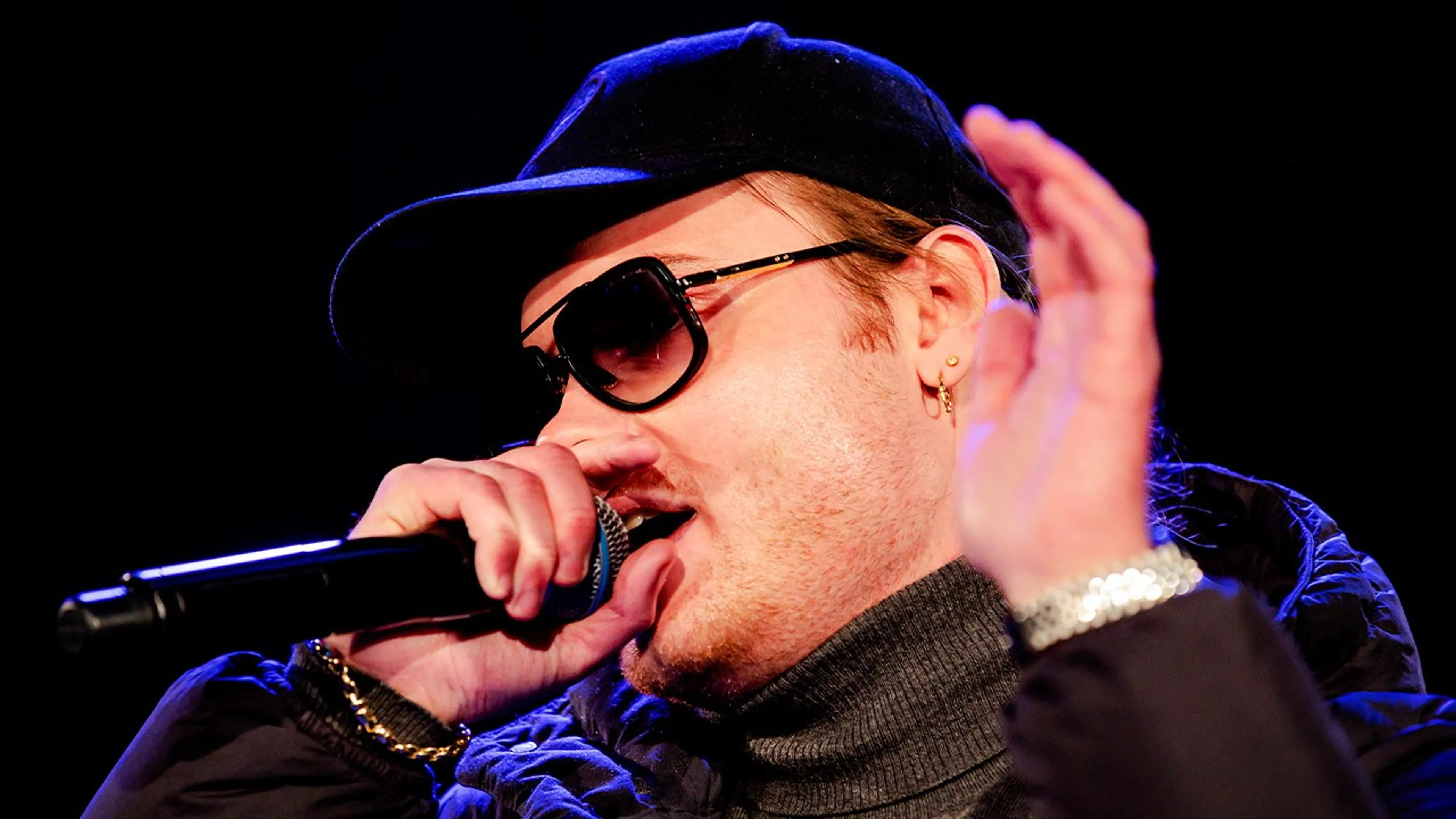 Rapper Donnie in de studio: 'Stem op Veronica Inside voor de Gouden RadioRing'