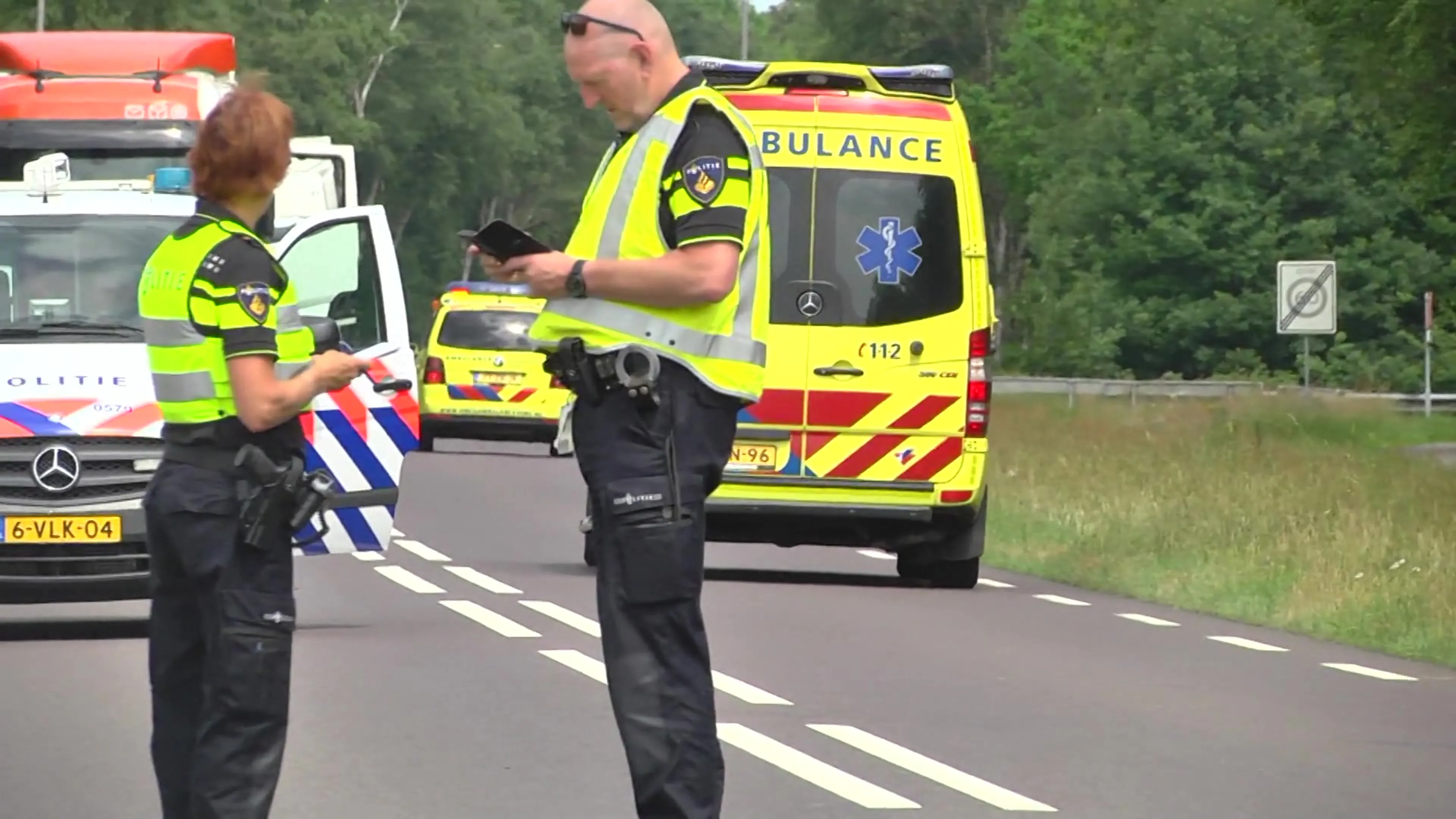Zwaargewonden bij frontale botsing op N375 bij Ruinen