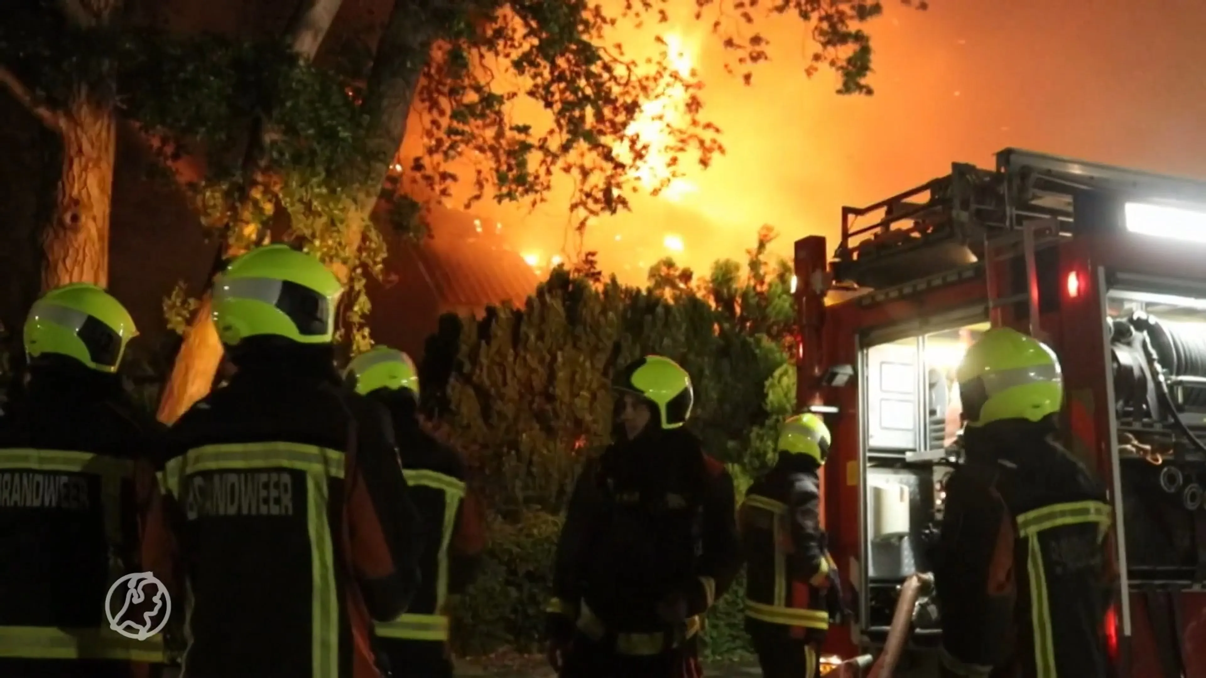 Agenten ontdekken per toeval grote woningbrand in Lisse