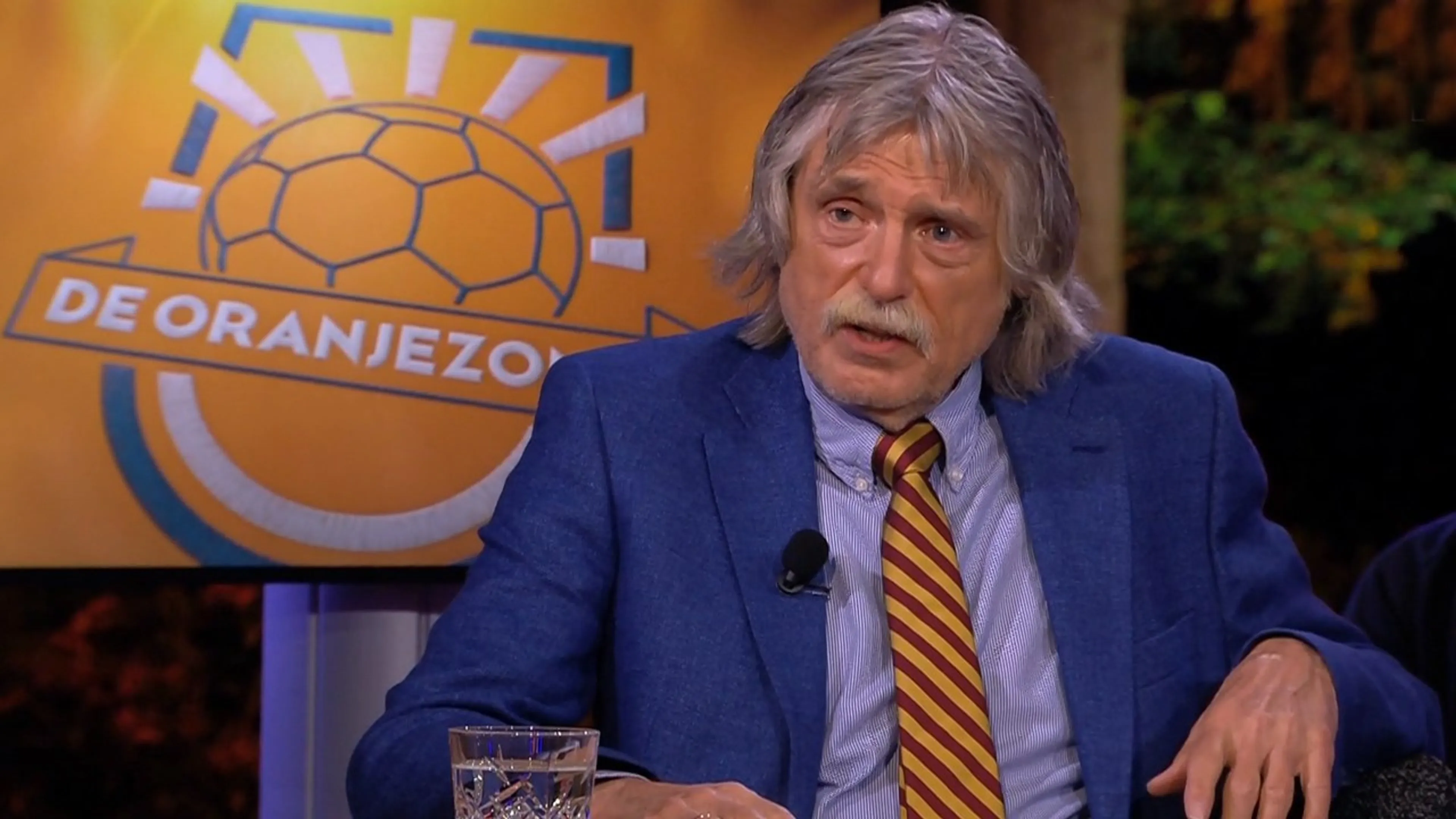 Johan ergert zich kapot aan babbelzieke commentator Frank Sno...